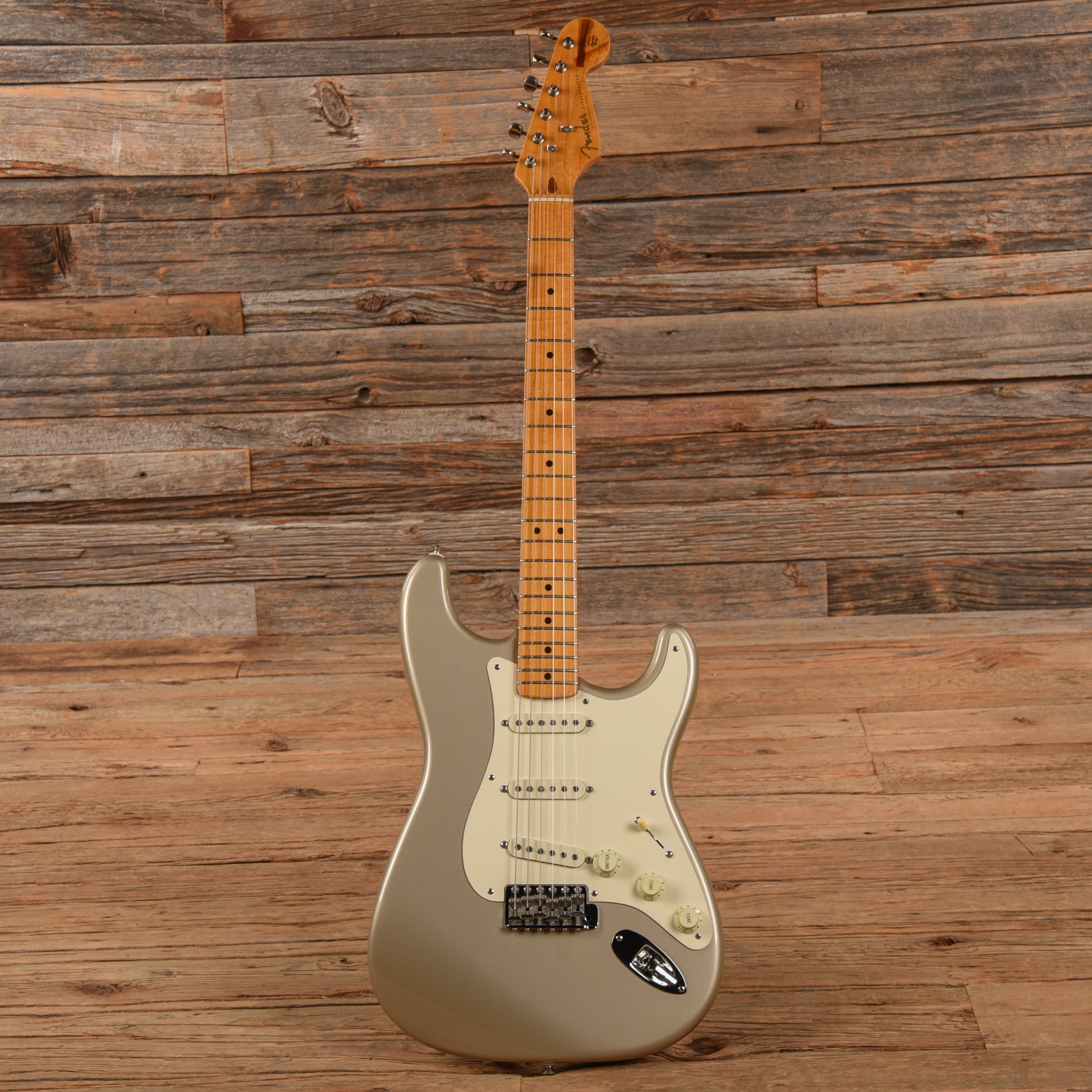 Fender American Vintage 57 Stratocaster Shoreline Gold 1997 Electric Guitars / Solid Body