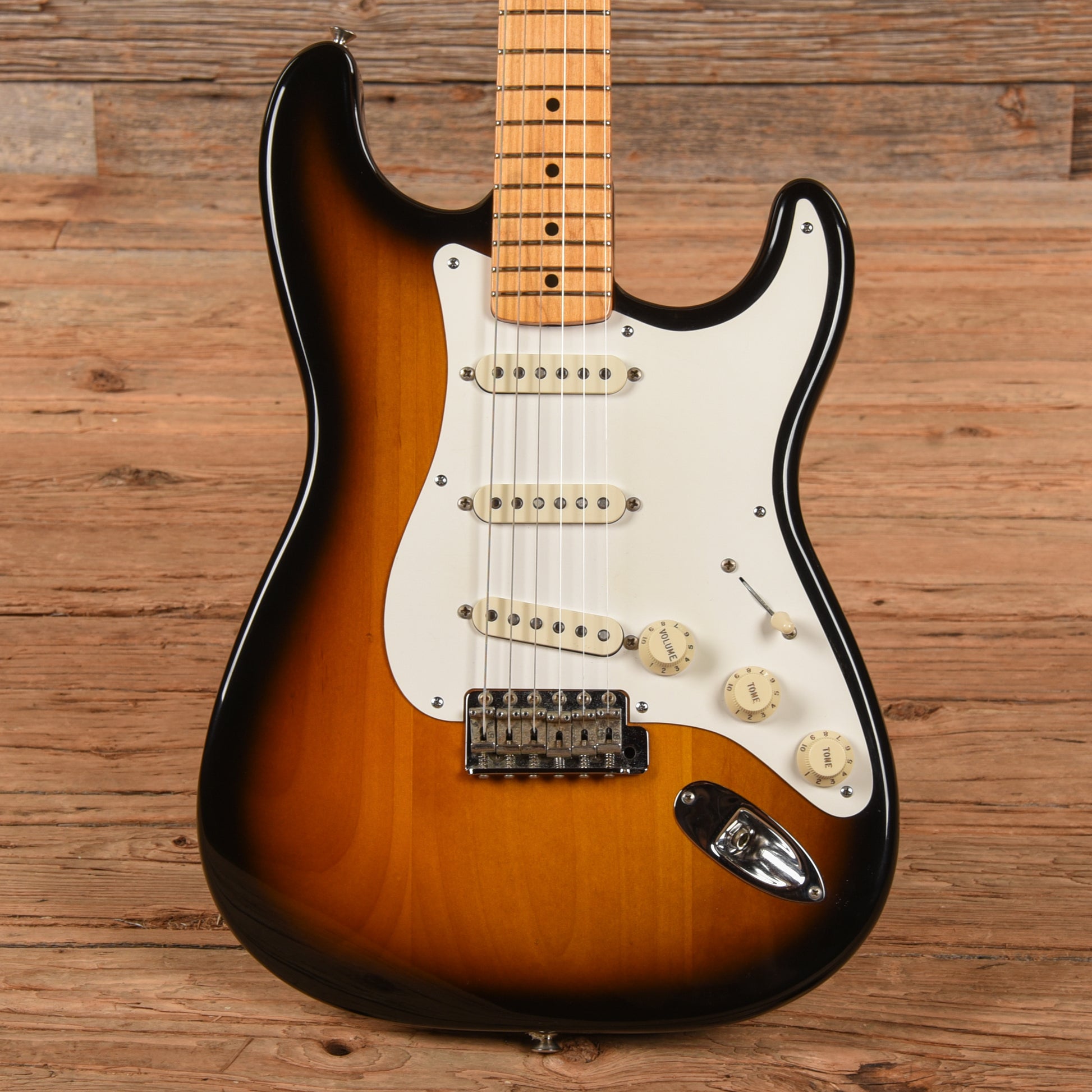 Fender American Vintage '57 Stratocaster Sunburst 1992 Electric Guitars / Solid Body