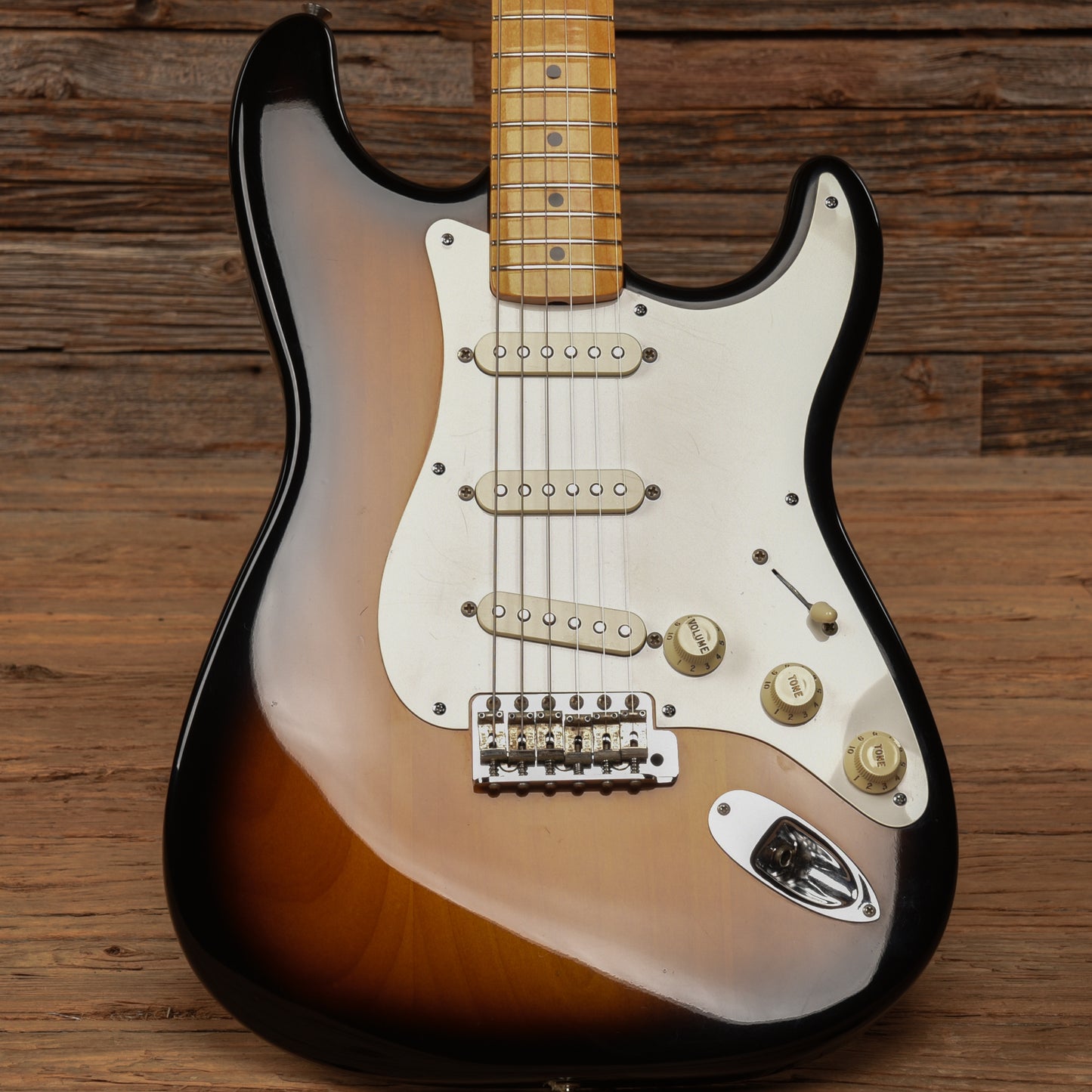 Fender American Vintage '57 Stratocaster Sunburst 1992 Electric Guitars / Solid Body