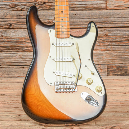 Fender American Vintage 57 Stratocaster Sunburst 1997 Electric Guitars / Solid Body