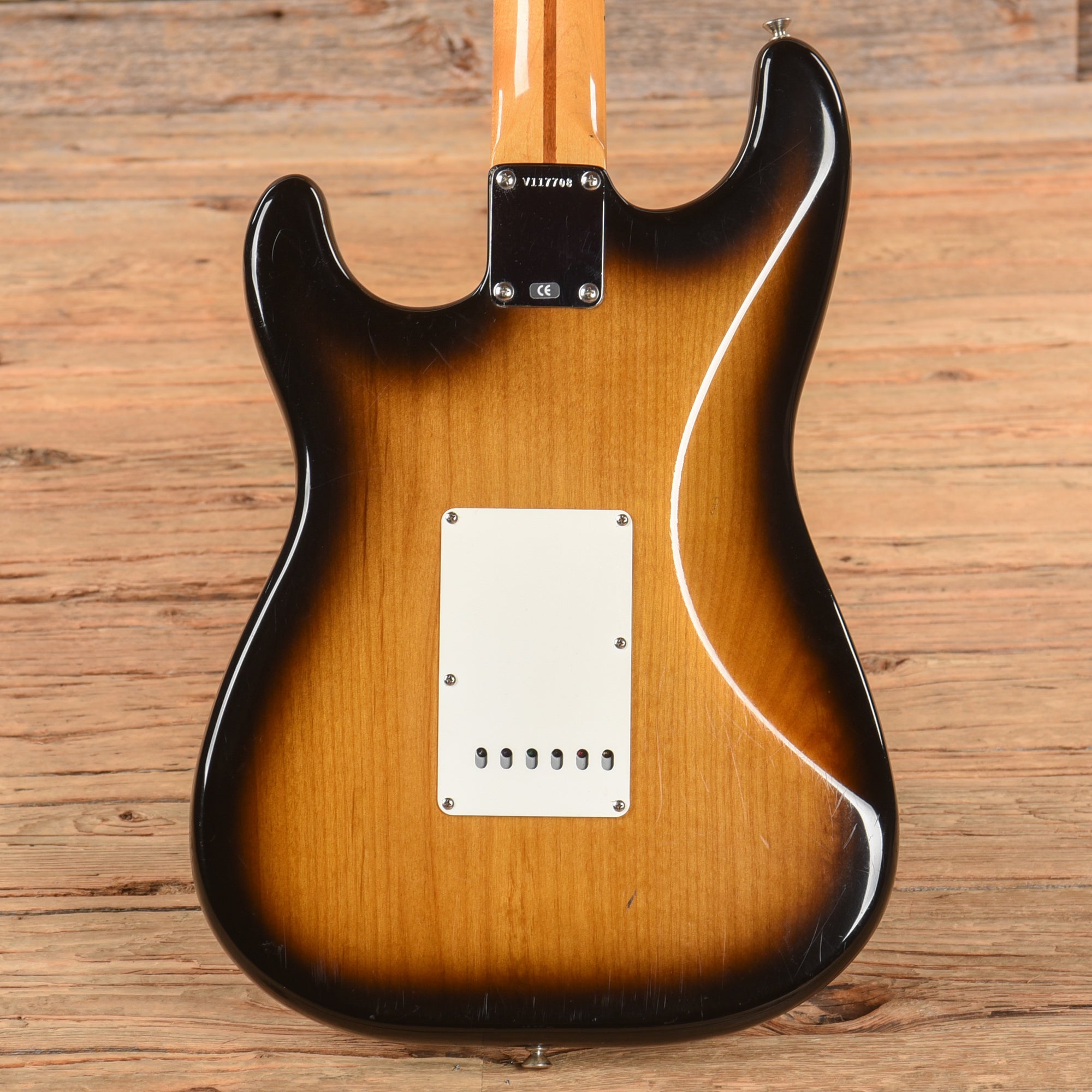 Fender American Vintage '57 Stratocaster Sunburst 1999 Electric Guitars / Solid Body