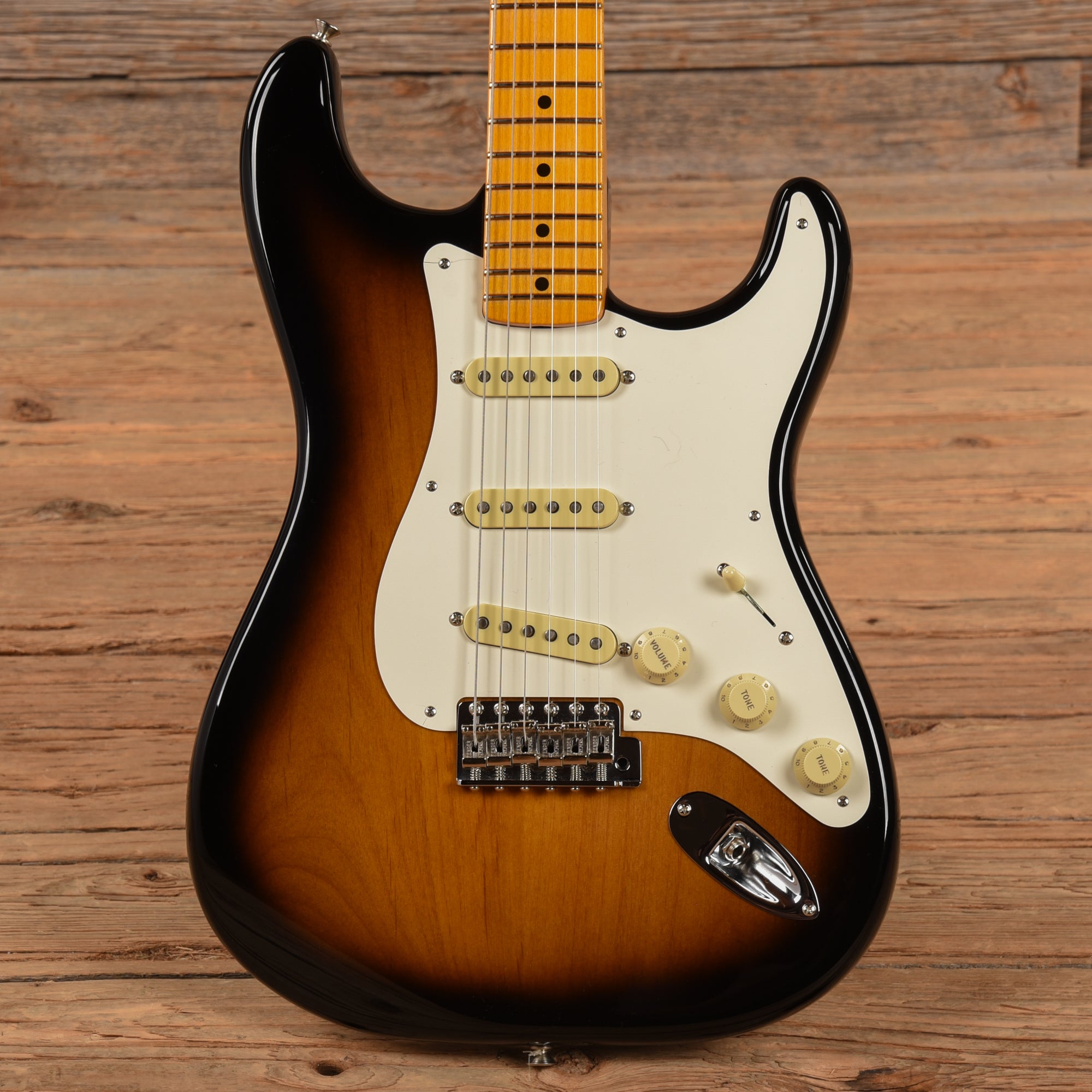 Fender American Vintage II '57 Stratocaster Sunburst 2022 Electric Guitars / Solid Body