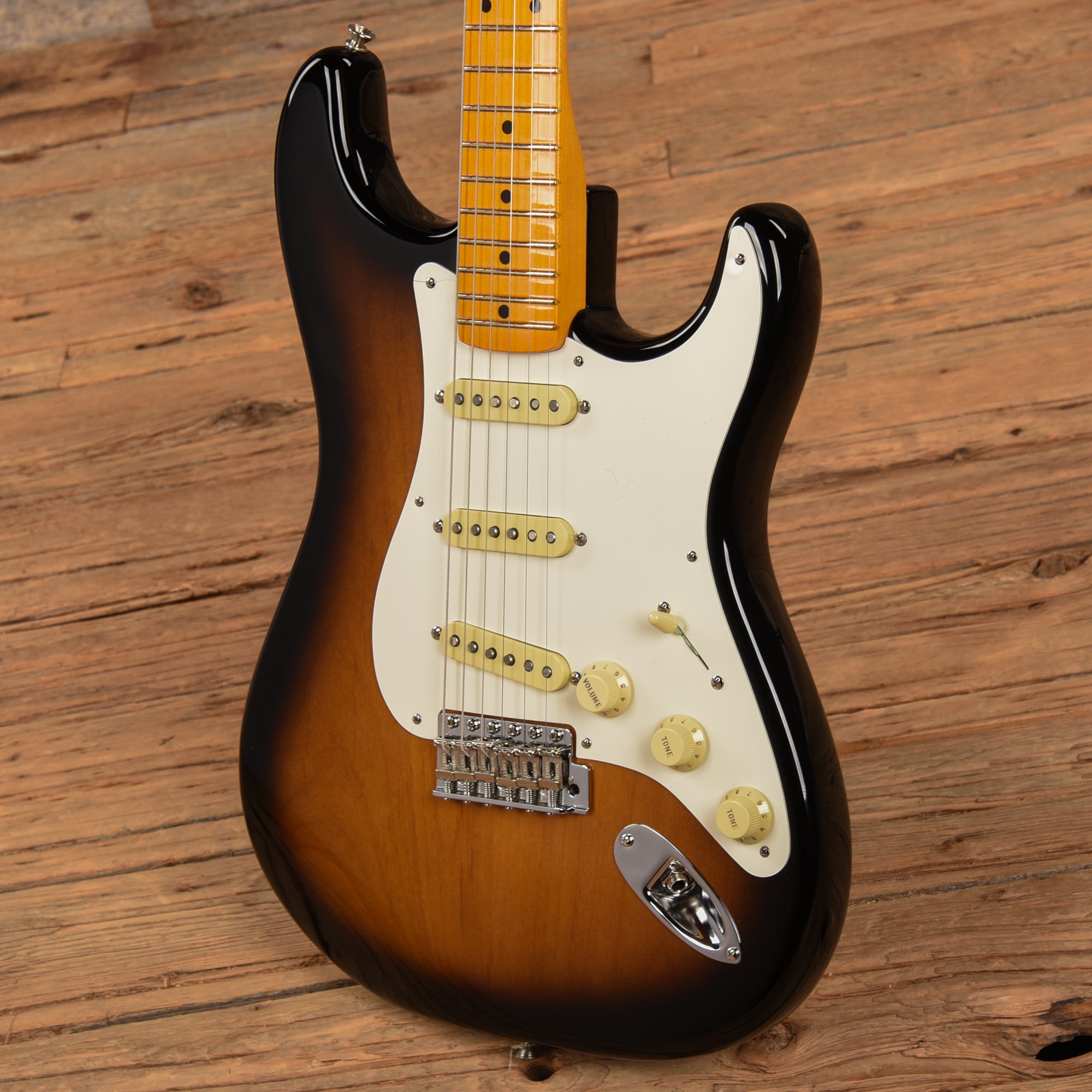 Fender American Vintage II '57 Stratocaster Sunburst 2022 Electric Guitars / Solid Body