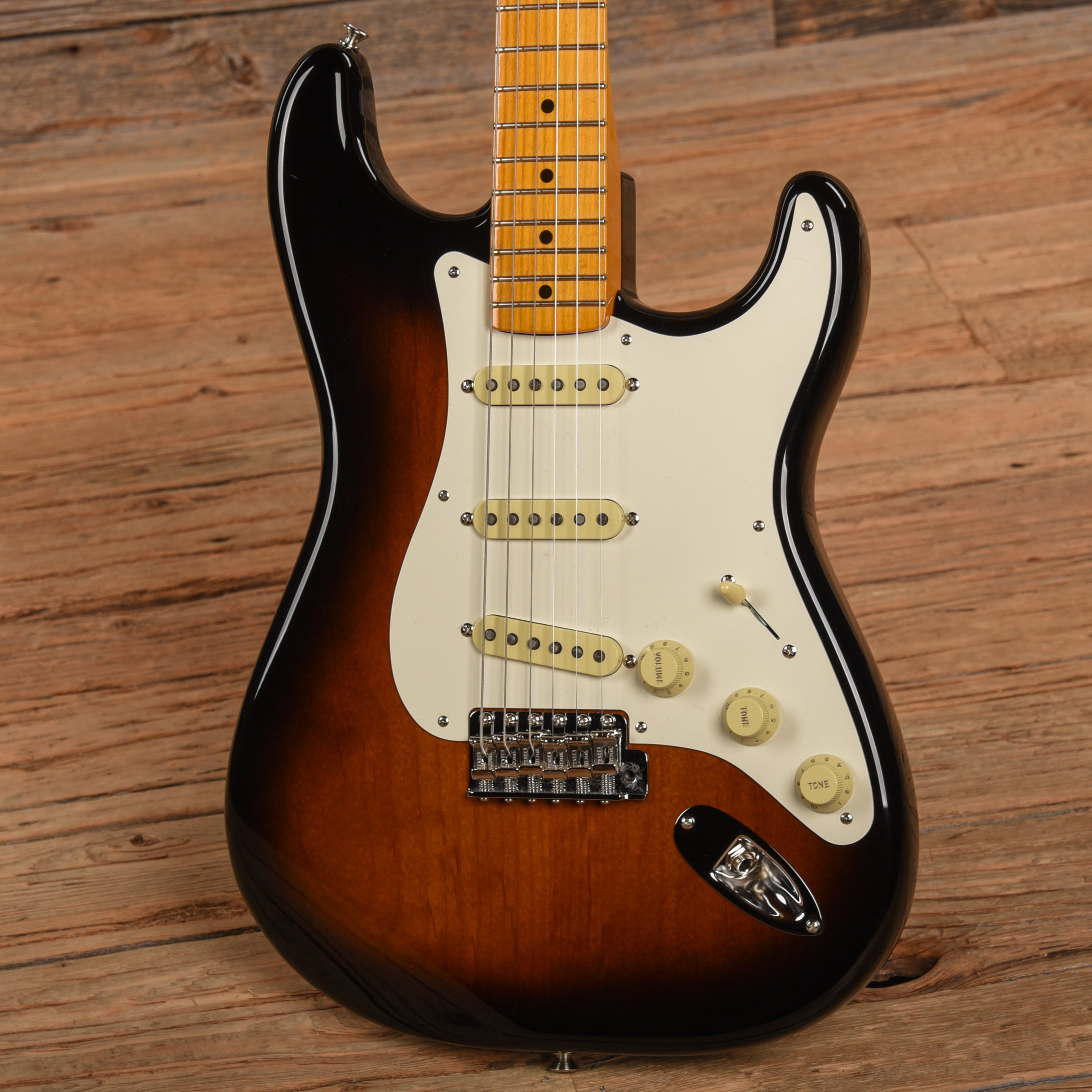 Fender American Vintage II '57 Stratocaster Sunburst 2024 Electric Guitars / Solid Body