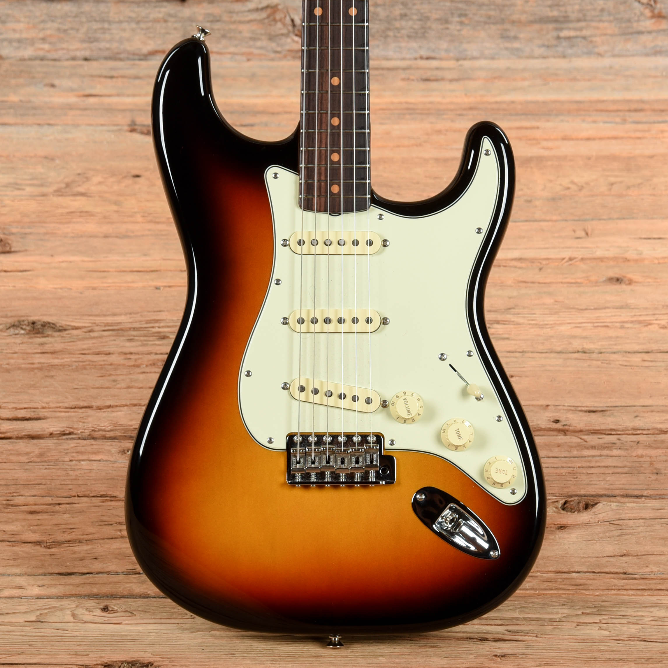 Fender American Vintage II '61 Stratocaster 3-Color Sunburst 2024 Electric Guitars / Solid Body