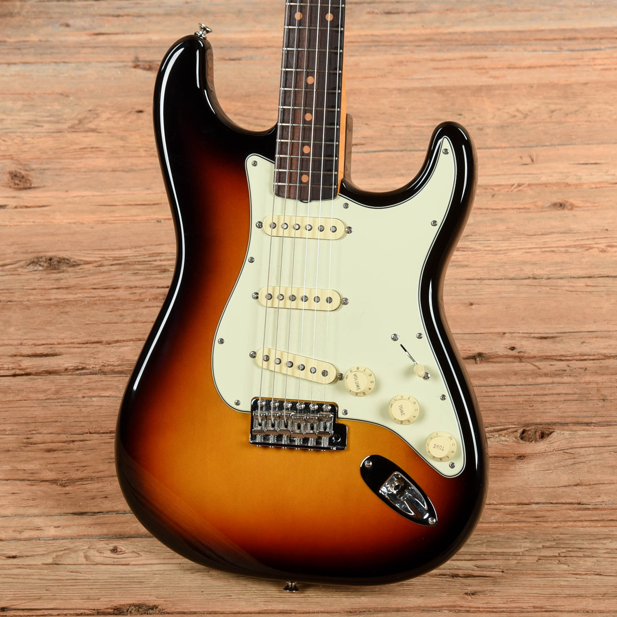 Fender American Vintage II '61 Stratocaster 3-Color Sunburst 2024 Electric Guitars / Solid Body