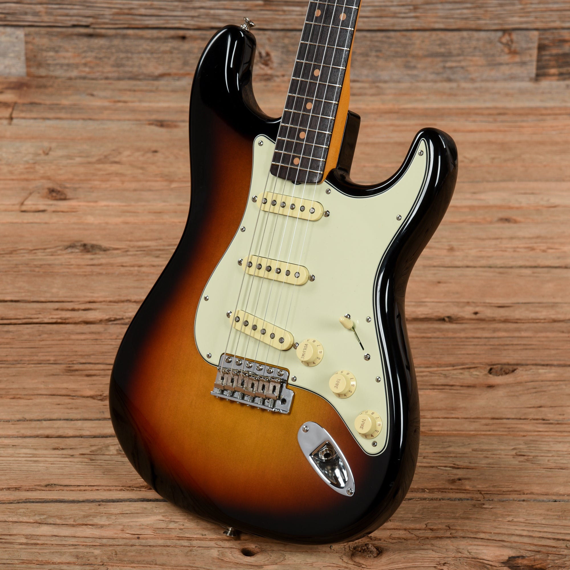 Fender American Vintage II '61 Stratocaster Sunburst 2023 Electric Guitars / Solid Body