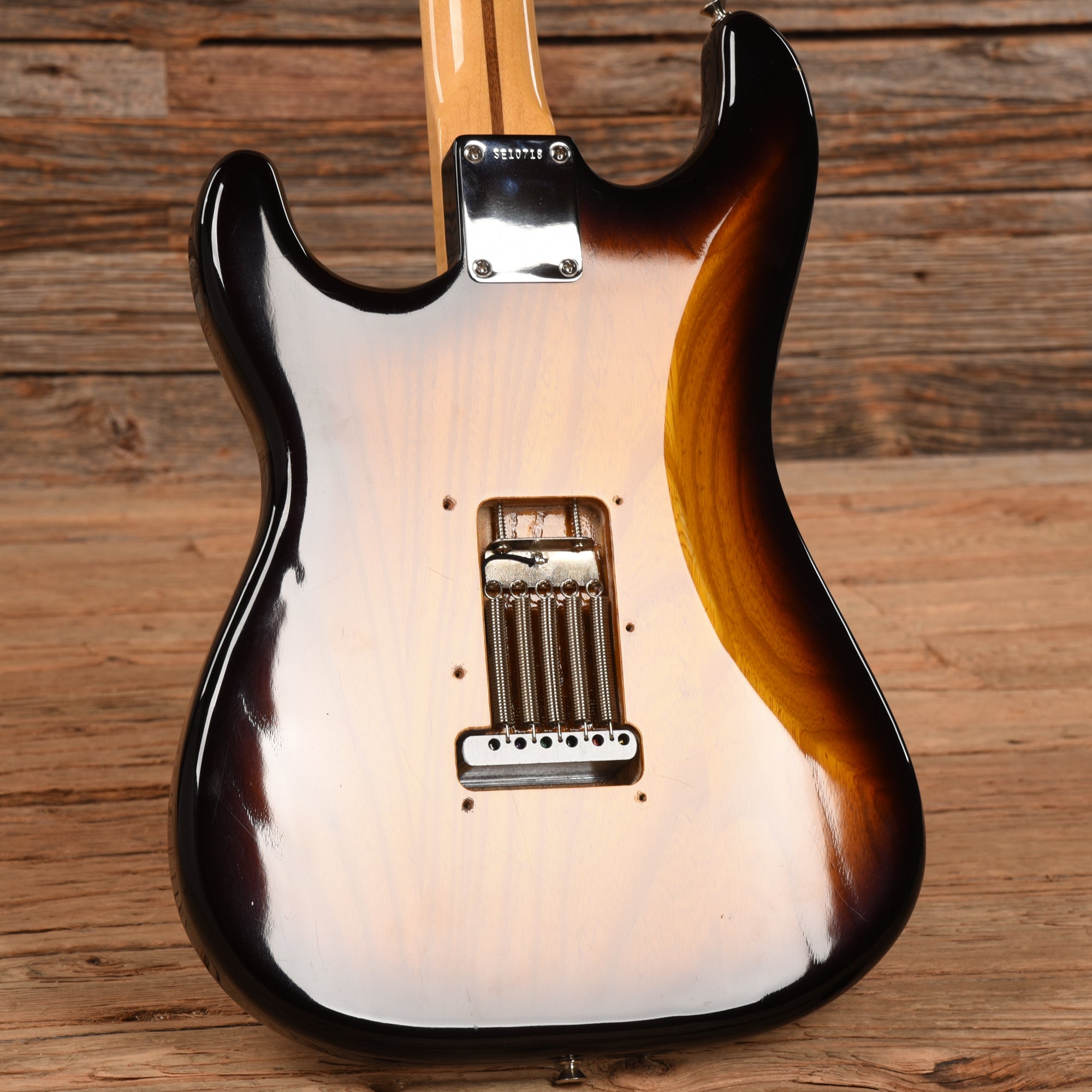 Fender American Vintage Thin Skin 54 Stratocaster 2-Color Sunburst 2012 Electric Guitars / Solid Body