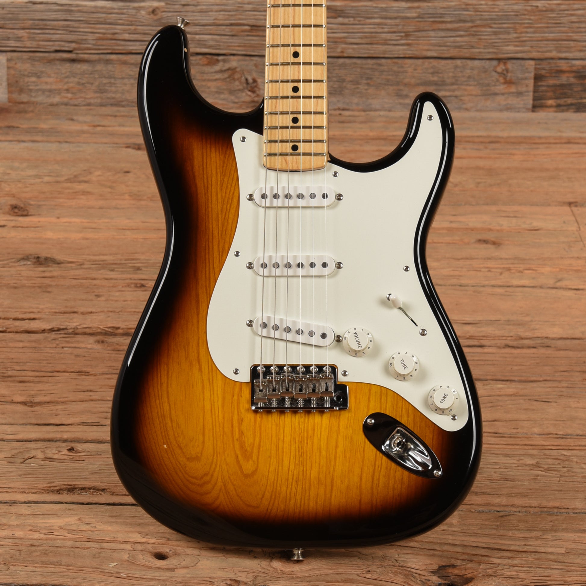 Fender American Vintage Wildwood "Thin Skin" 56 Stratocaster Sunburst 2017 Electric Guitars / Solid Body