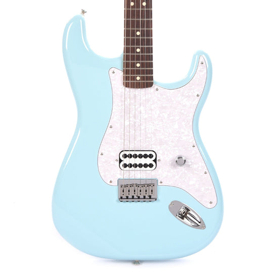 Fender Artist Limited Edition Tom DeLonge Stratocaster Daphne Blue Electric Guitars / Solid Body