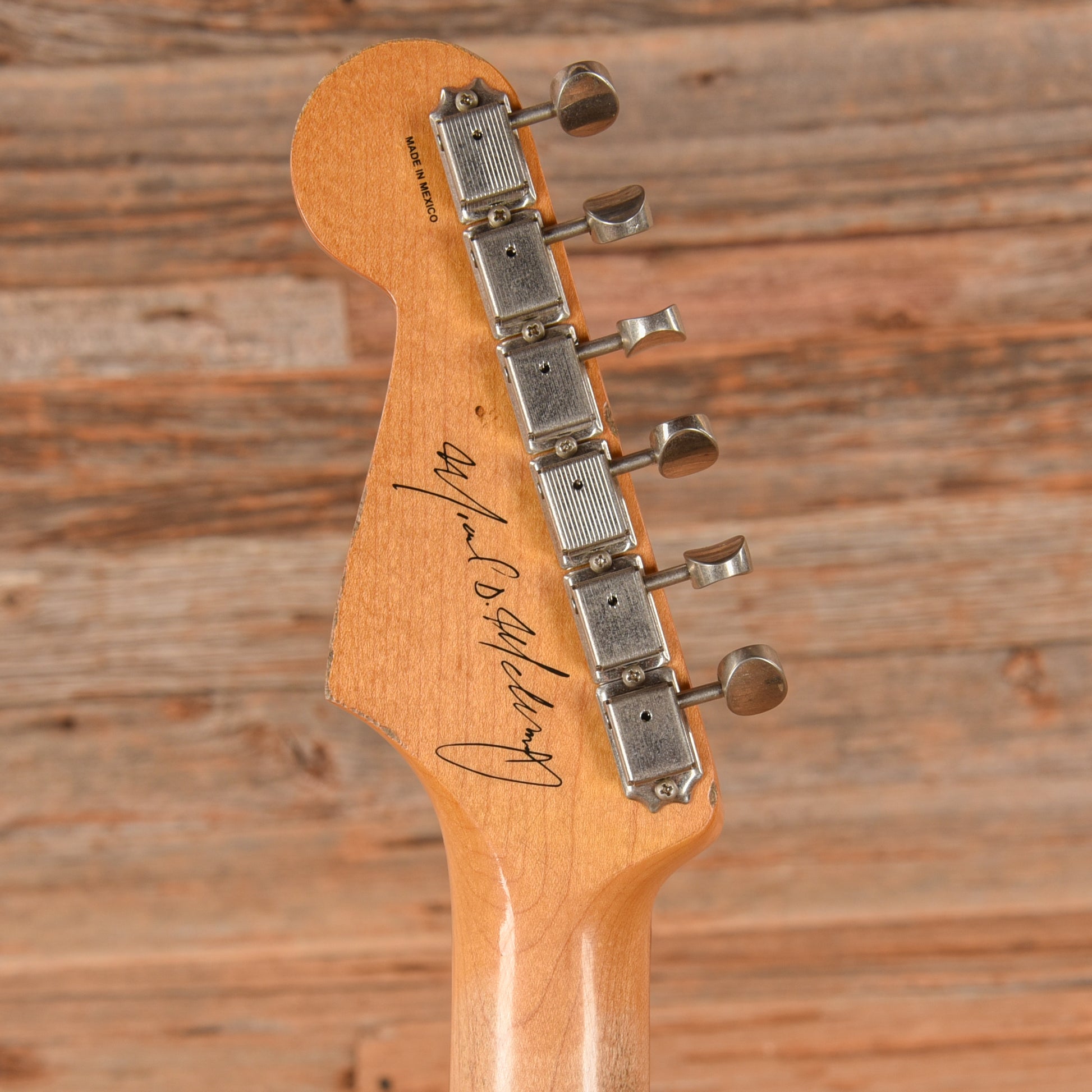 Fender Artist Mike McCready Signature Stratocaster 3-Color Sunburst Electric Guitars / Solid Body