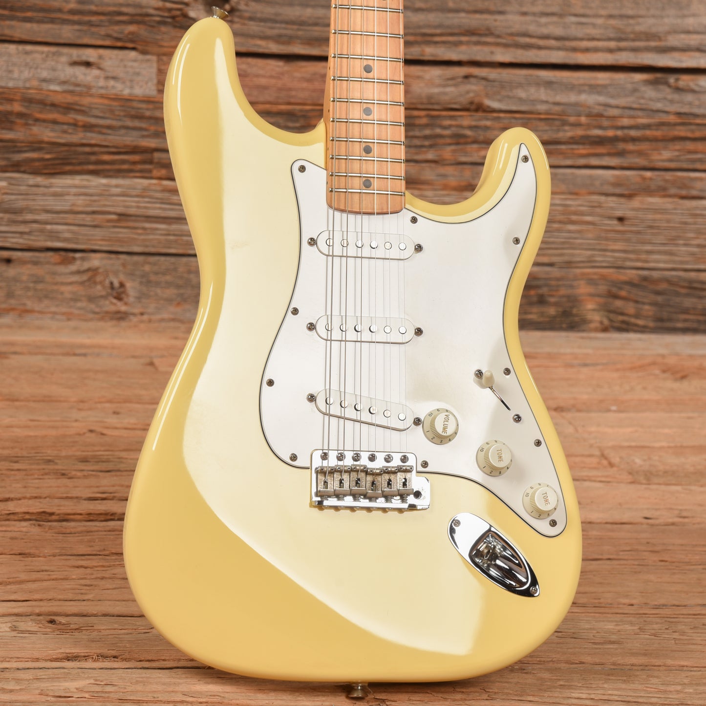 Fender California Series Stratocaster Vintage White 1997 Electric Guitars / Solid Body