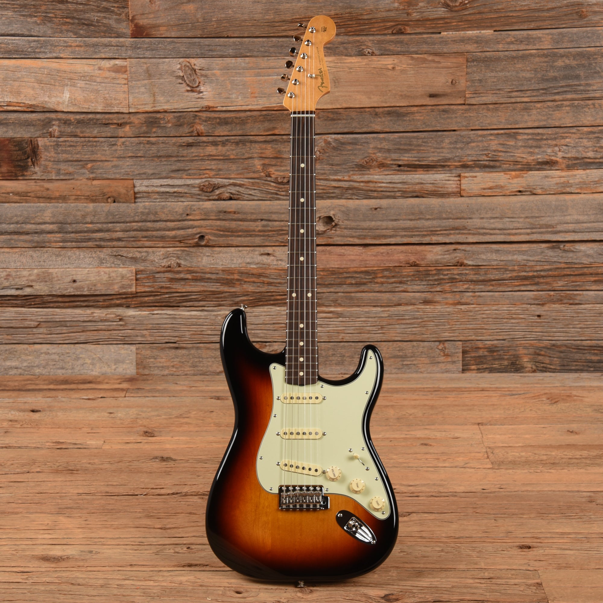 Fender Classic Series '60s Stratocaster Sunburst 2016 Electric Guitars / Solid Body