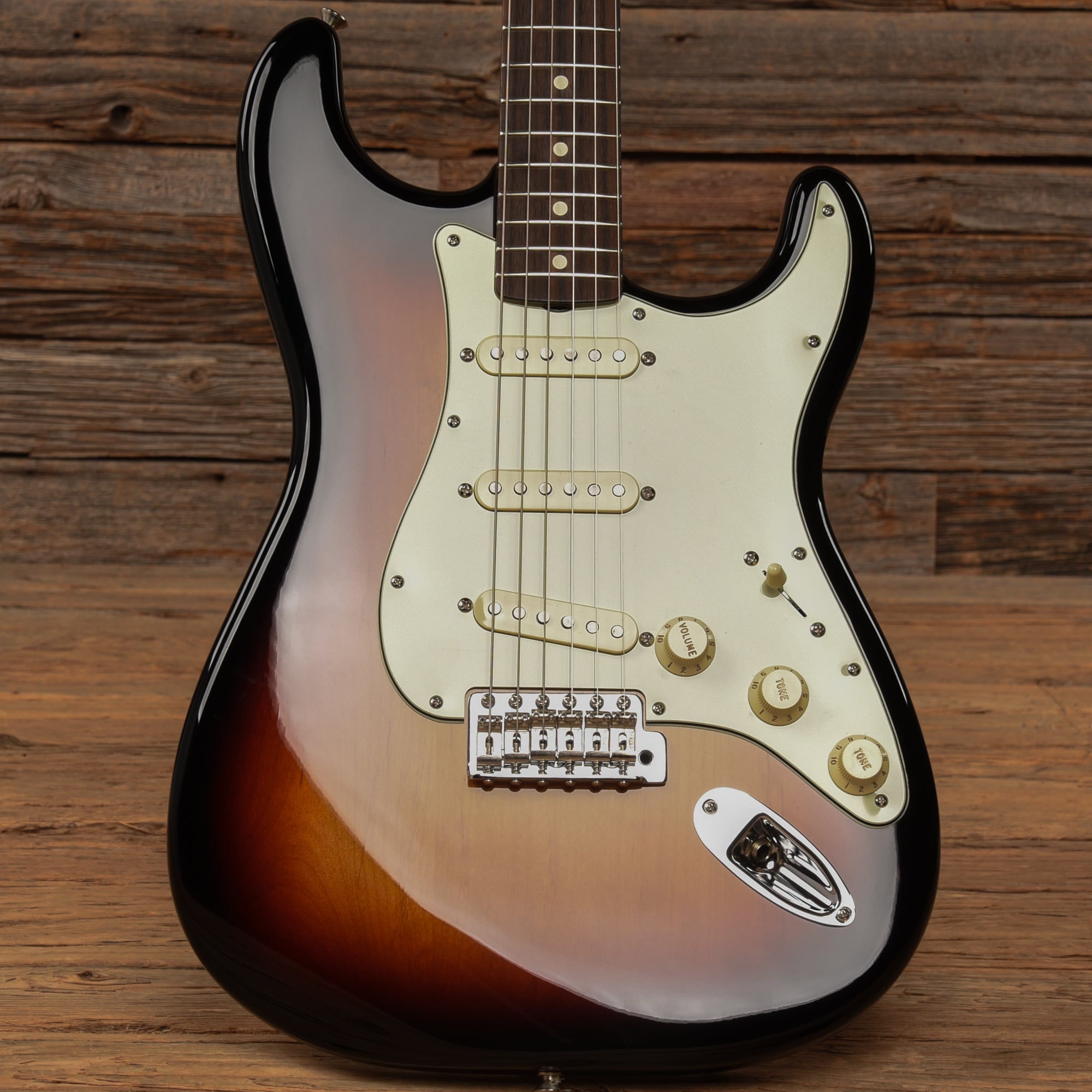 Fender Classic Series '60s Stratocaster Sunburst 2016 Electric Guitars / Solid Body