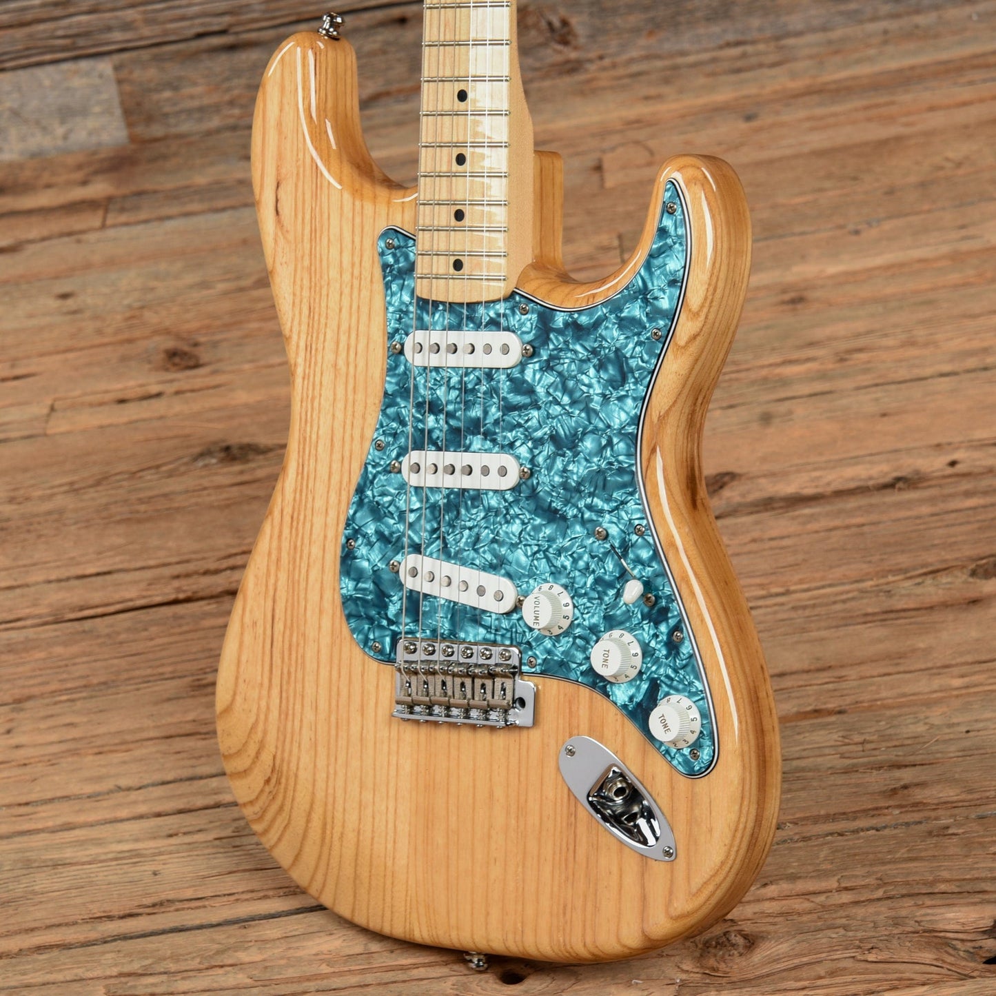 Fender Classic Series 70s Stratocaster Natural 2017 Electric Guitars / Solid Body