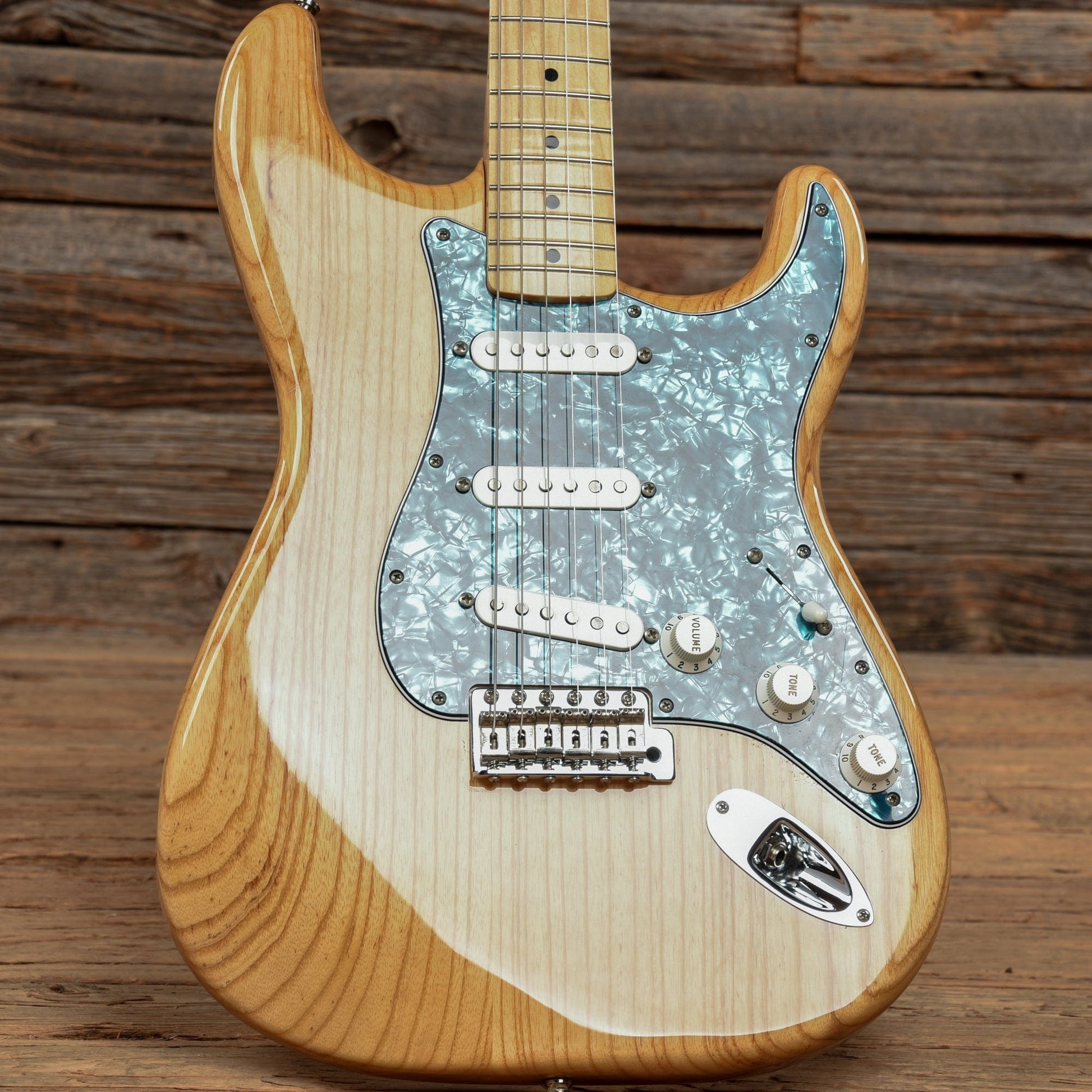 Fender Classic Series 70s Stratocaster Natural 2017 Electric Guitars / Solid Body