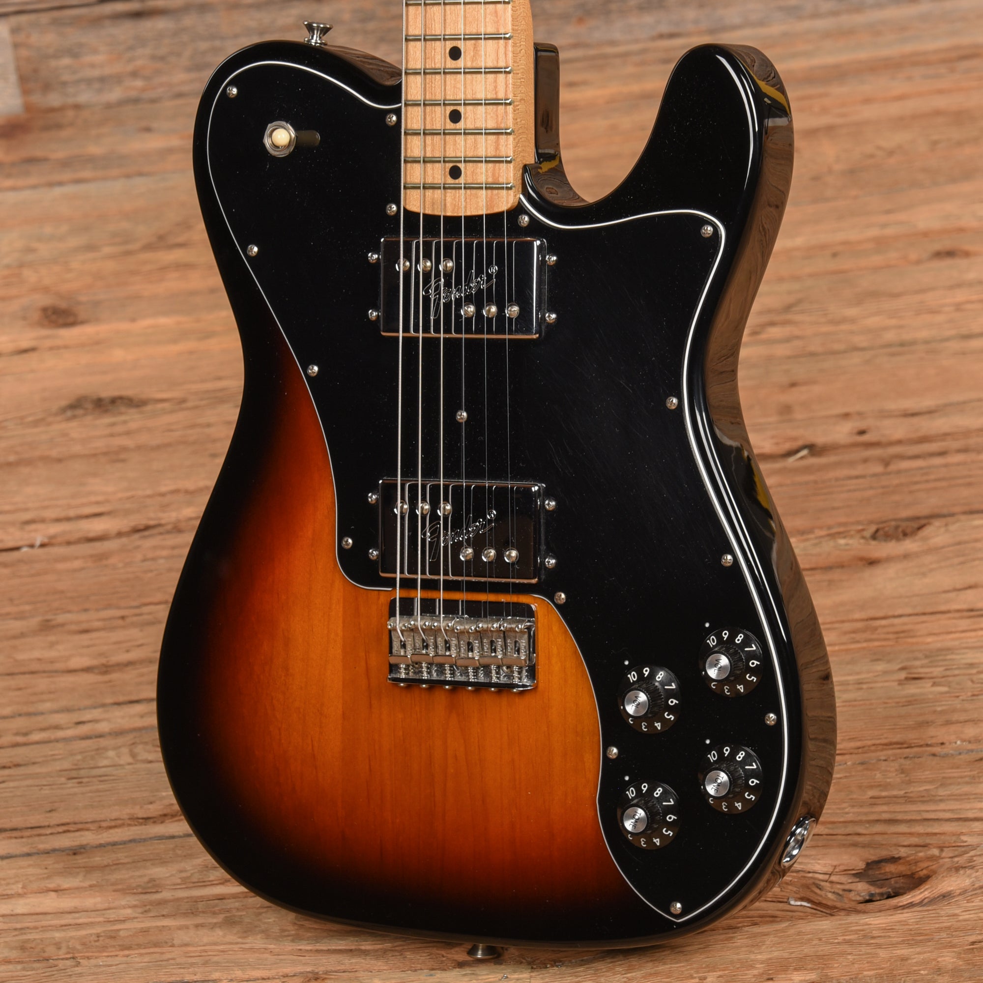 Fender Classic Series '72 Telecaster Deluxe Sunburst 2012 Electric Guitars / Solid Body