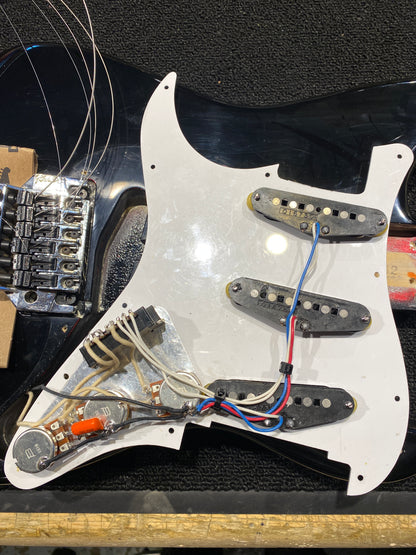 Fender Contemporary Series Stratocaster Black 1989 Electric Guitars / Solid Body