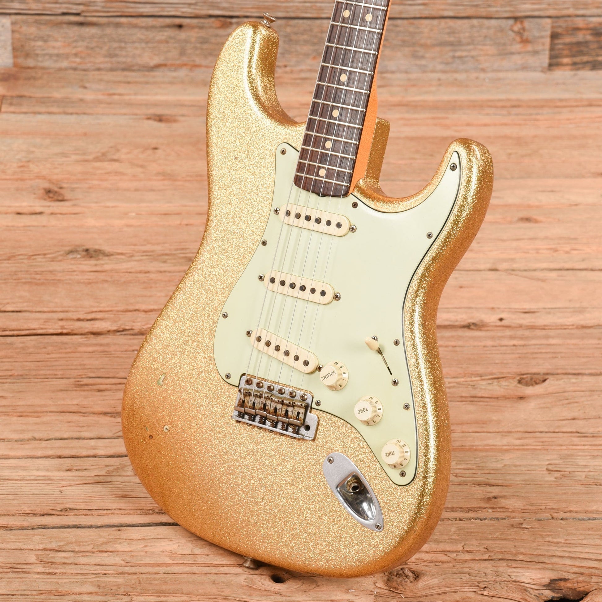 Fender Custom Shop 1964 Master Design Stratocaster Relic Gold 2006 Electric Guitars / Solid Body