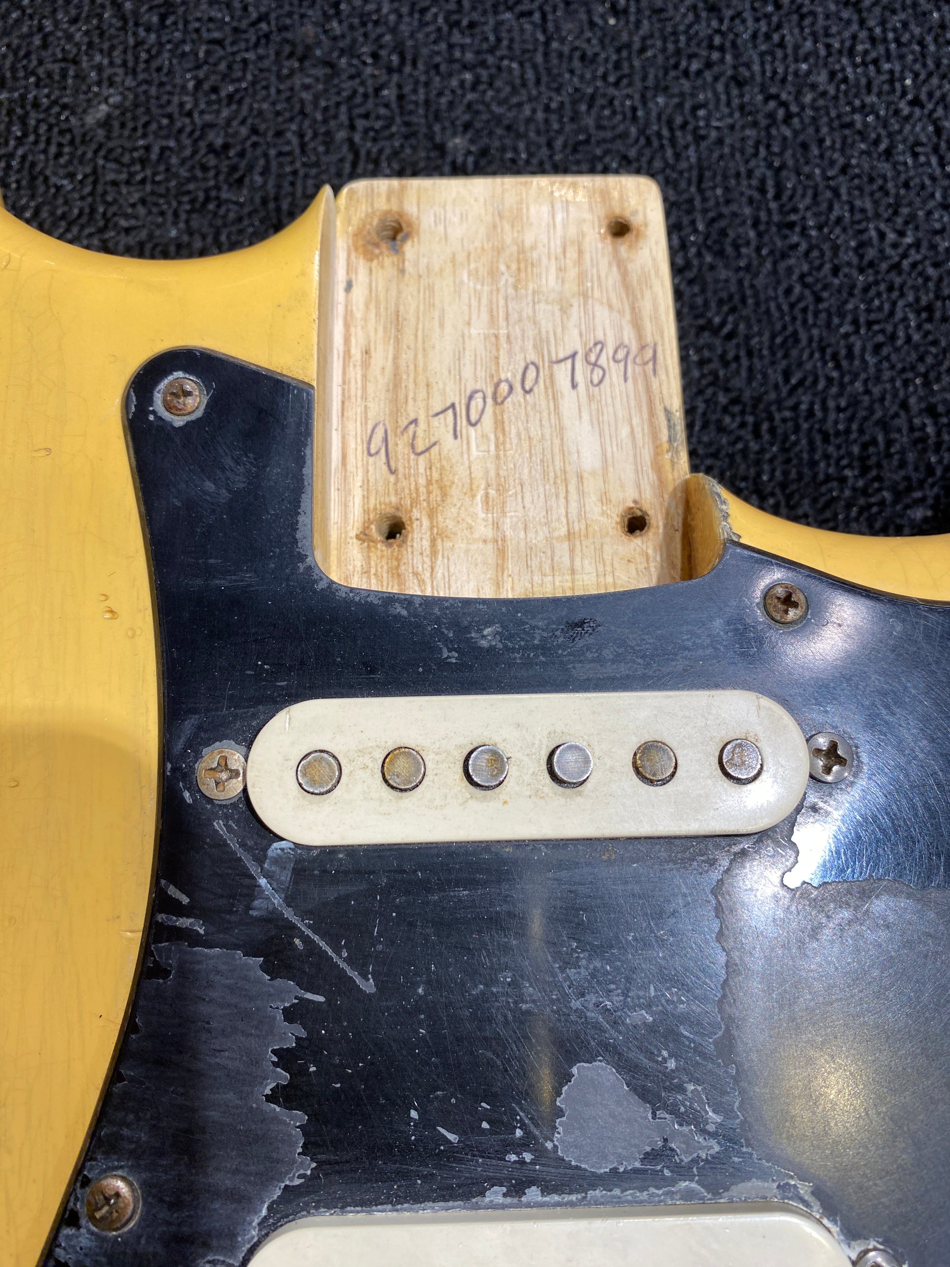 Fender Custom Shop '57 Stratocaster Heavy Relic Nocaster Blonde 2008 Electric Guitars / Solid Body