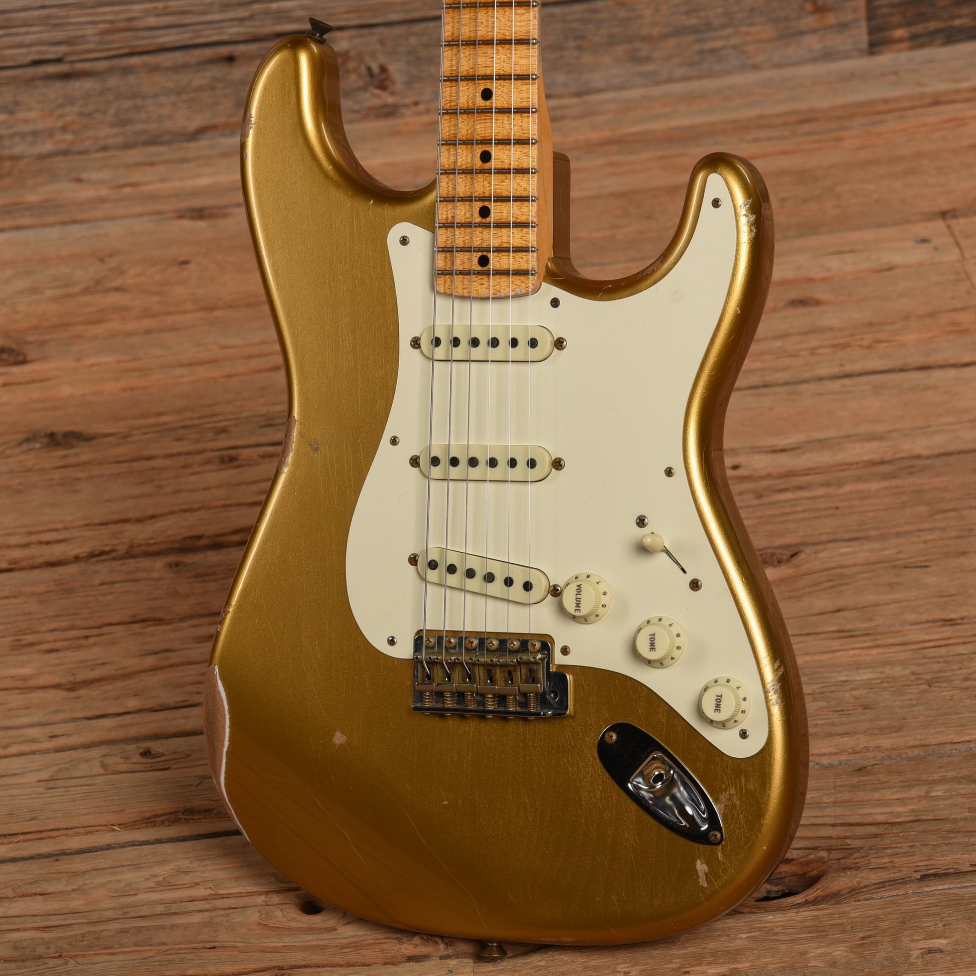 Fender Custom Shop 57 Stratocaster Relic Gold 2022 Electric Guitars / Solid Body