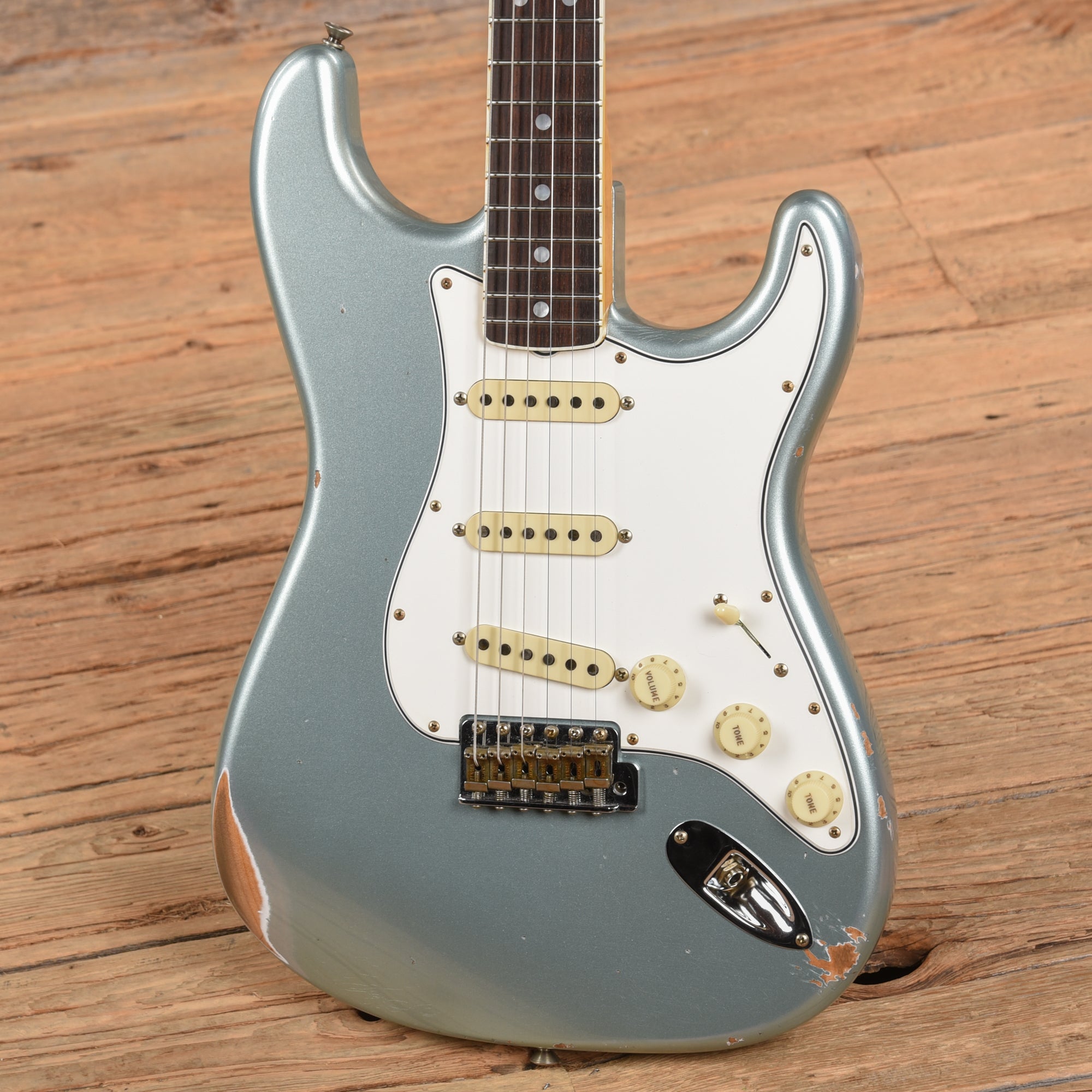 Fender Custom Shop 67 Stratocaster Relic Aged Firemist Silver 2023 Electric Guitars / Solid Body