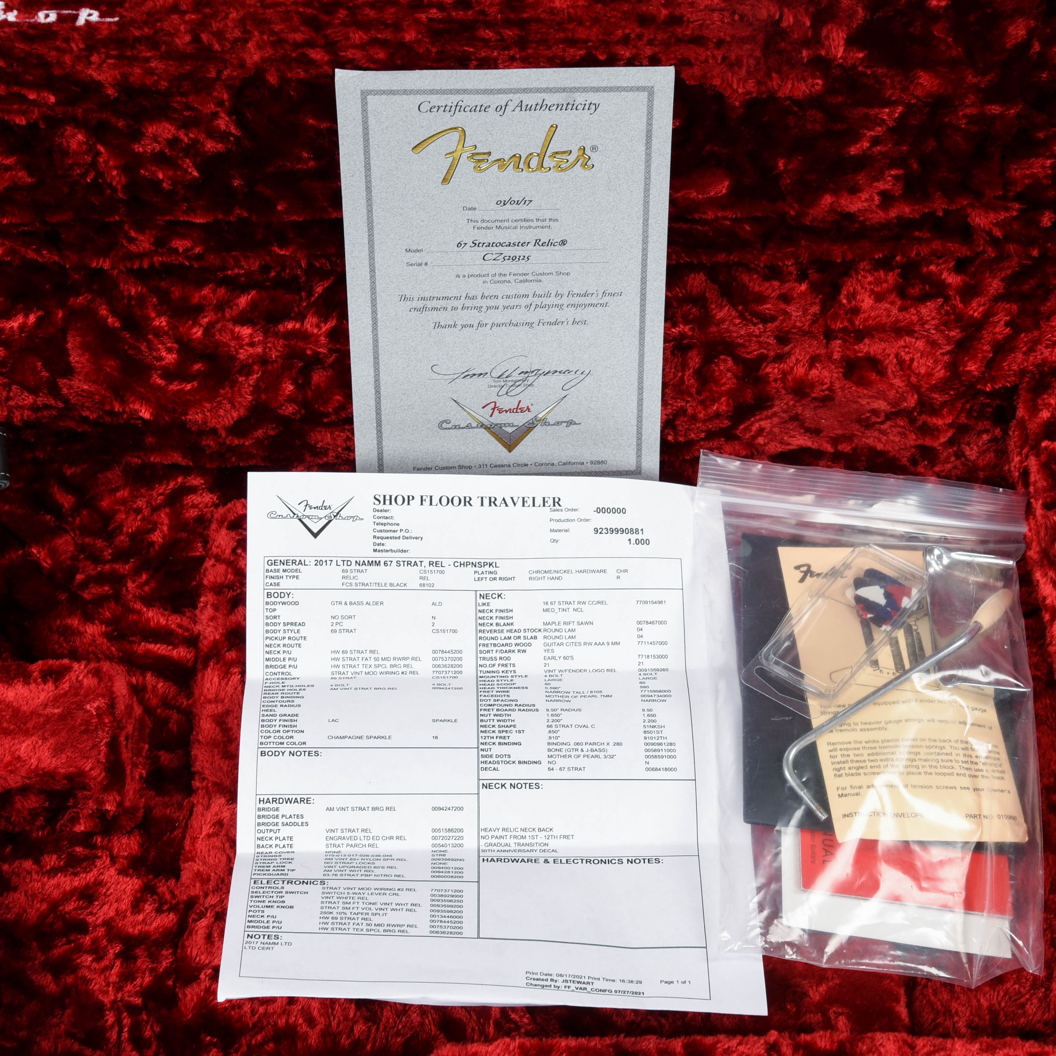 Fender Custom Shop 67 Stratocaster Relic Champaign Sparkle 2017 Electric Guitars / Solid Body