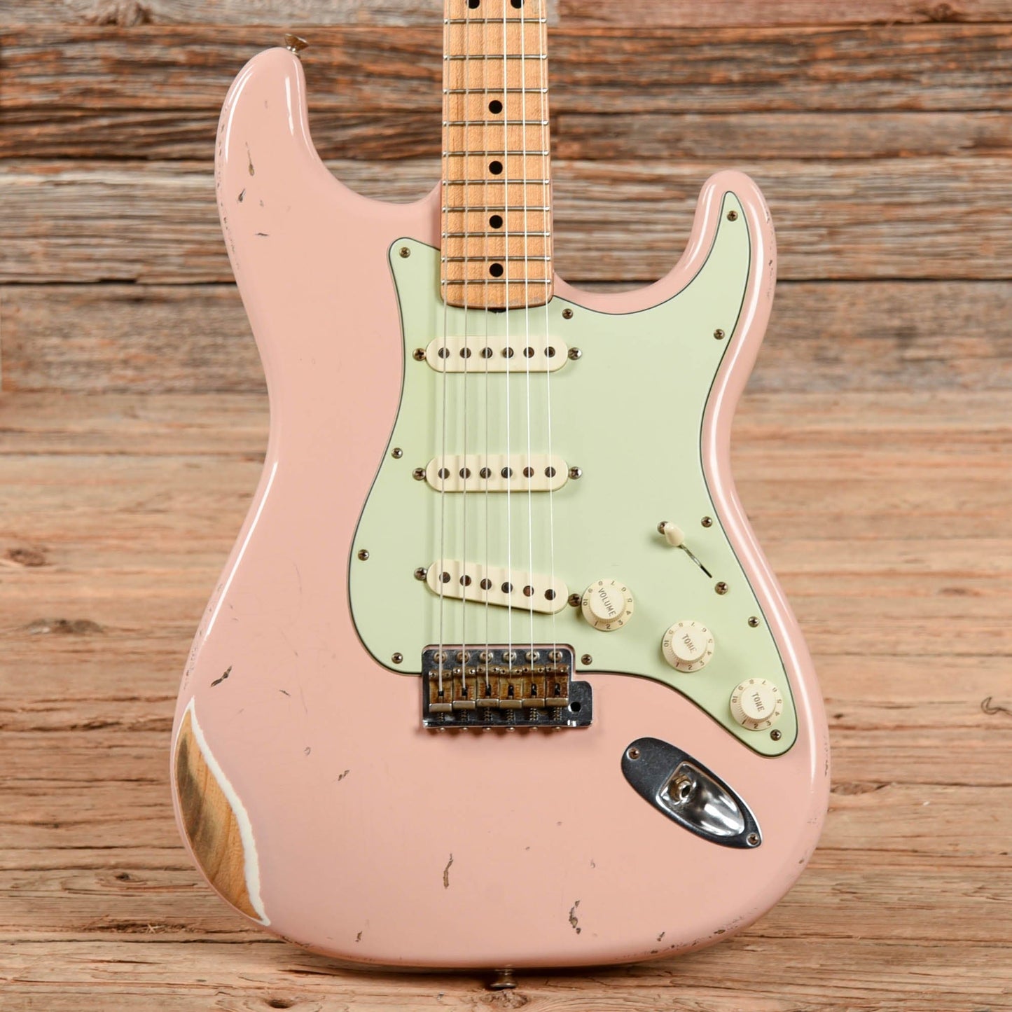 Fender Custom Shop '69 Stratocaster Relic Shell Pink 2006 Electric Guitars / Solid Body