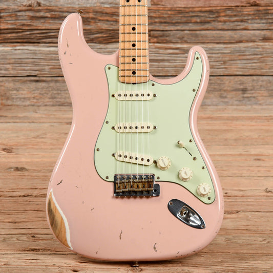 Fender Custom Shop '69 Stratocaster Relic Shell Pink 2006 Electric Guitars / Solid Body