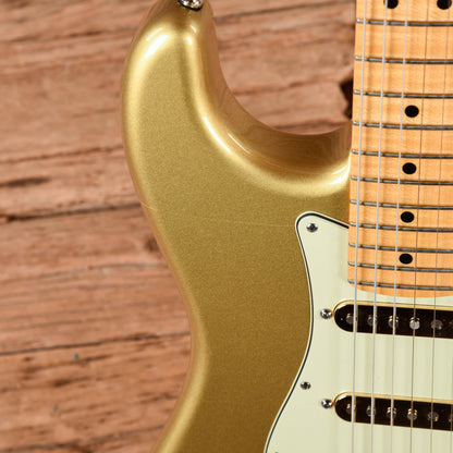 Fender Custom Shop Custom Deluxe Stratocaster HLE Gold 2009 Electric Guitars / Solid Body