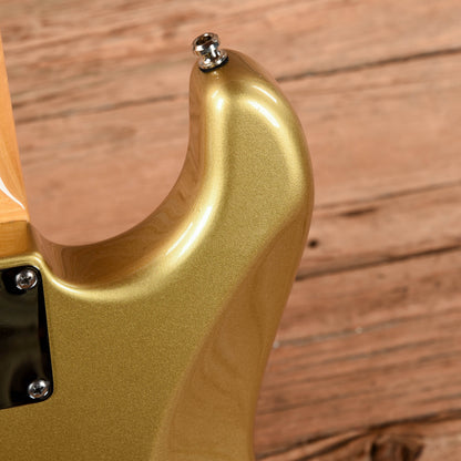 Fender Custom Shop Custom Deluxe Stratocaster HLE Gold 2009 Electric Guitars / Solid Body