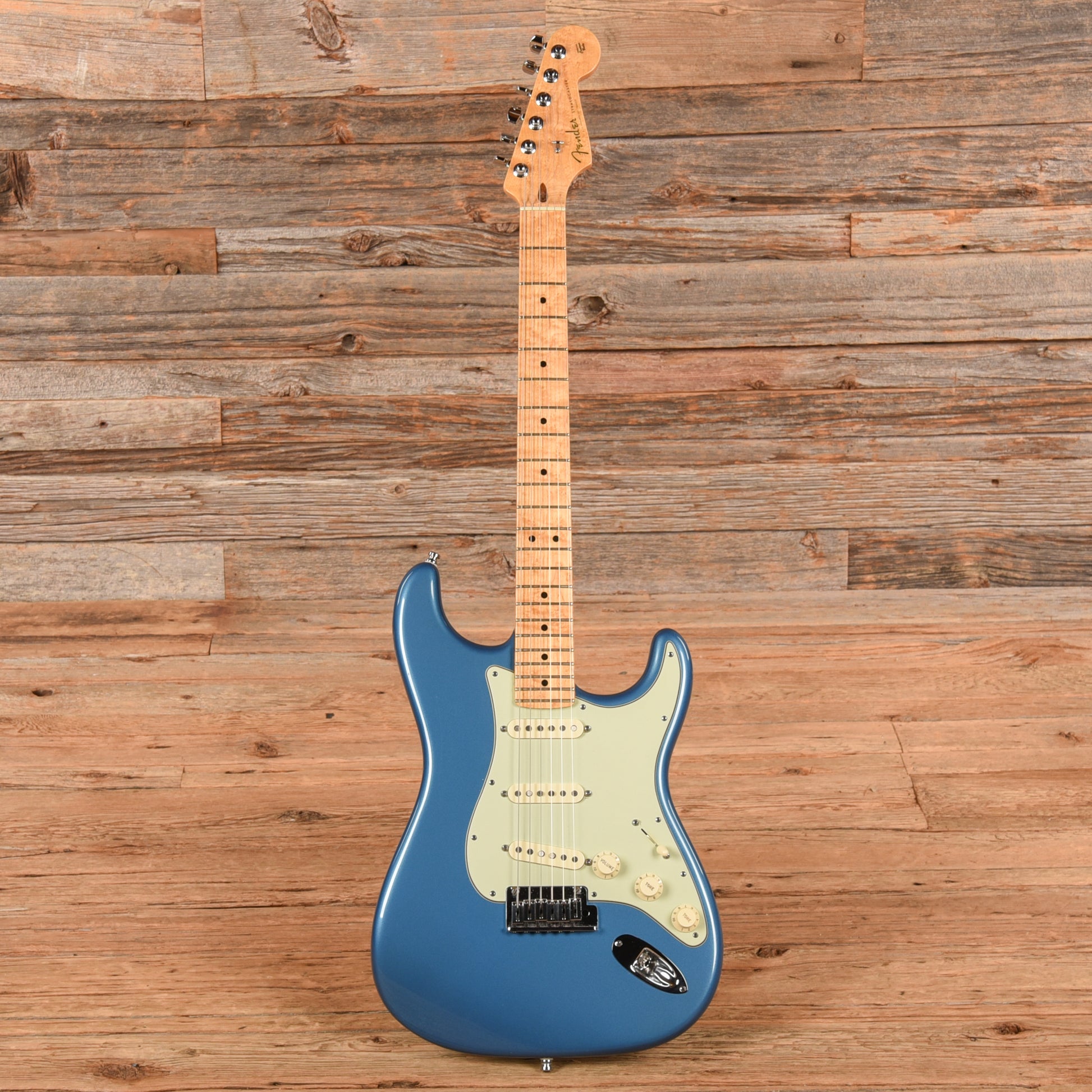 Fender Custom Shop Custom Deluxe Stratocaster Lake Placid Blue 2011 Electric Guitars / Solid Body