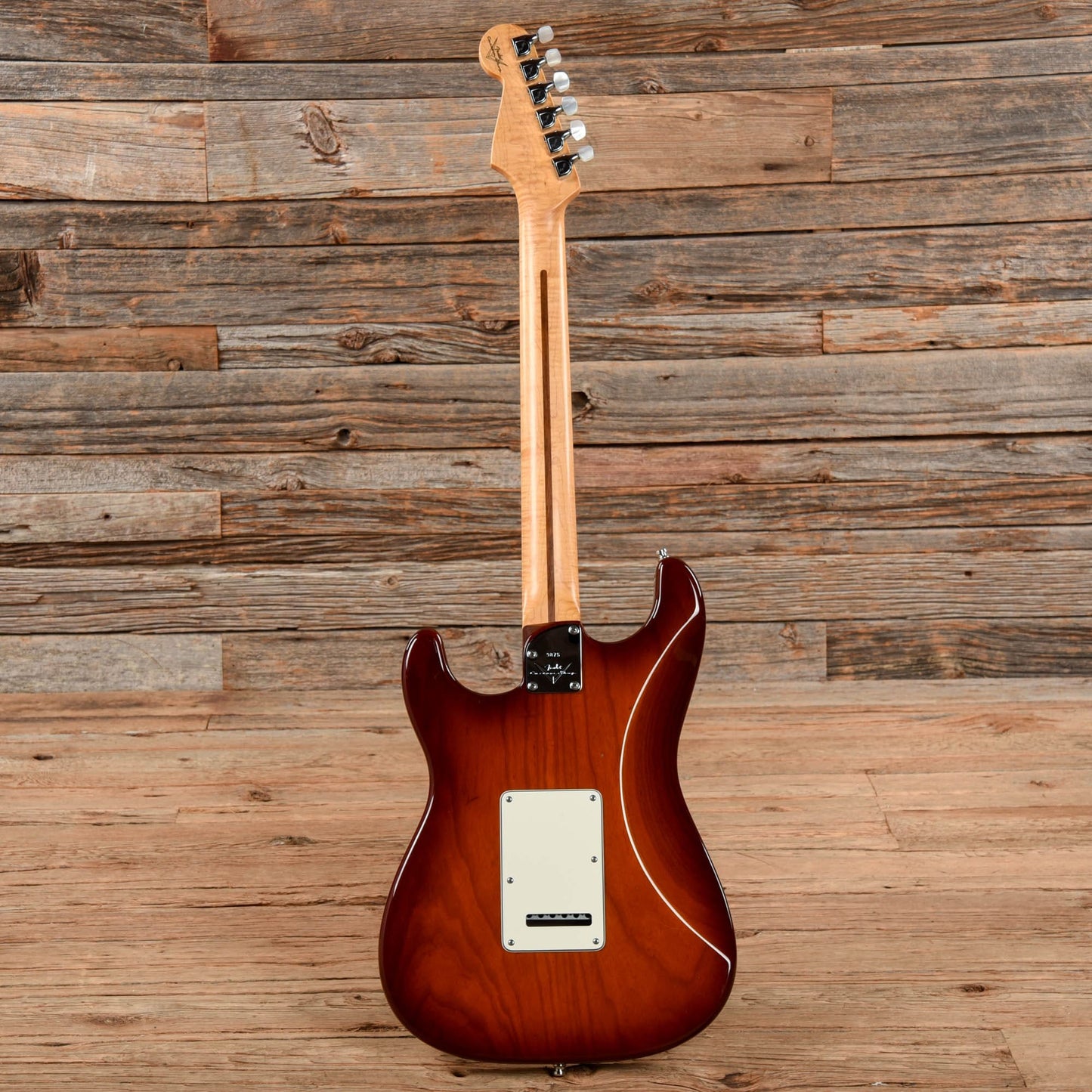 Fender Custom Shop Custom Deluxe Stratocaster Sunburst 2011 Electric Guitars / Solid Body