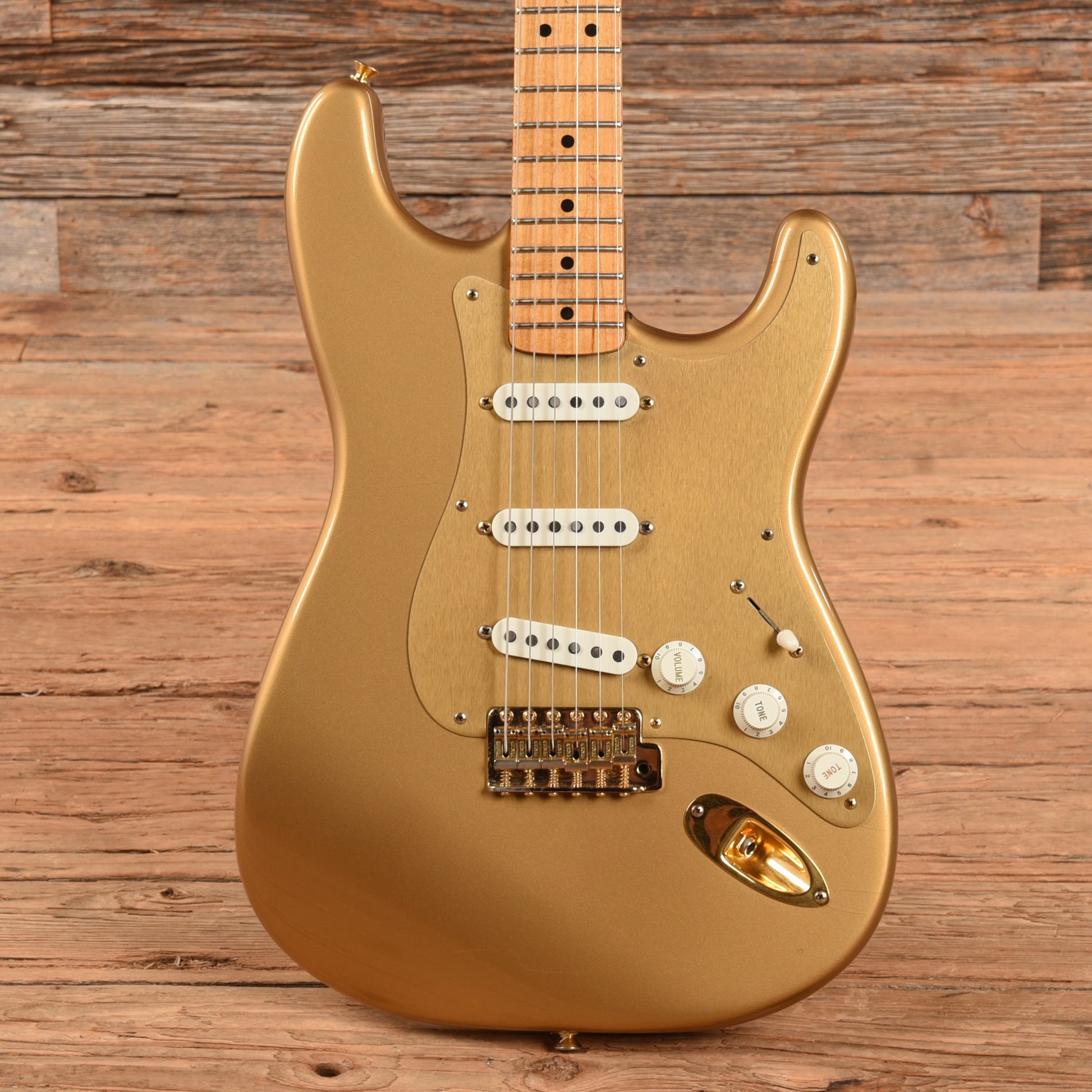 Fender Custom Shop HLE Limited Edition Stratocaster Gold Electric Guitars / Solid Body