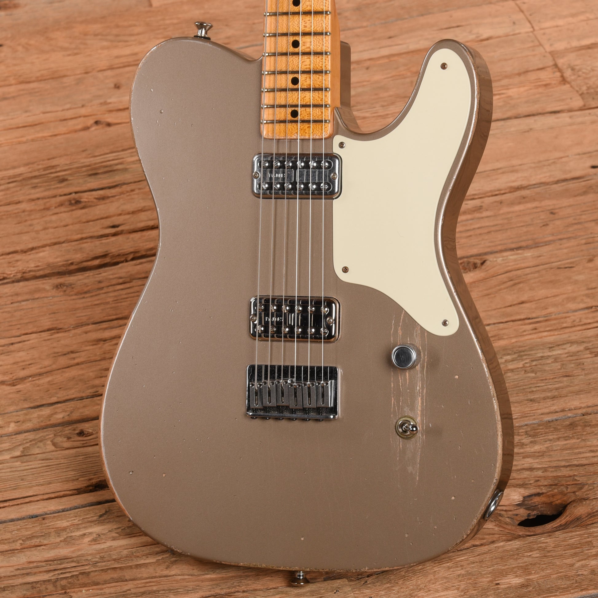 Fender Custom Shop La Cabronita Relic Shoreline Gold 2011 Electric Guitars / Solid Body