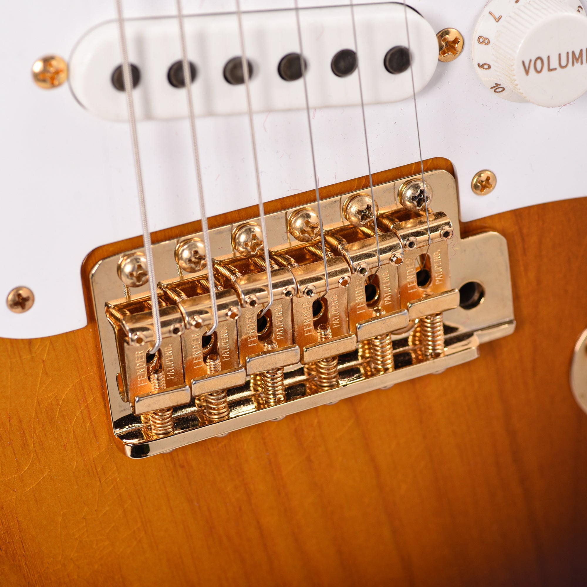 Fender Custom Shop Limited Edition 70th Anniversary 1954 Stratocaster Deluxe Closet Classic Wide-Fade 2-Color Sunburst Master Built by David Brown Electric Guitars / Solid Body