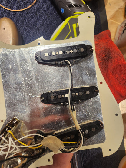 Fender Custom Shop Stratocaster Pro (w/2007 Fender Custom Shop neck) Shoreline Gold 2013 Electric Guitars / Solid Body