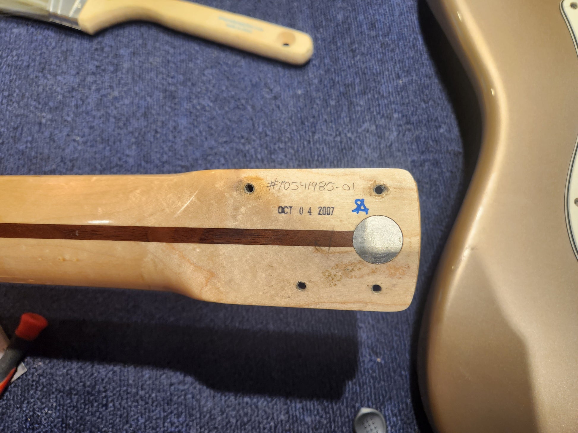 Fender Custom Shop Stratocaster Pro (w/2007 Fender Custom Shop neck) Shoreline Gold 2013 Electric Guitars / Solid Body