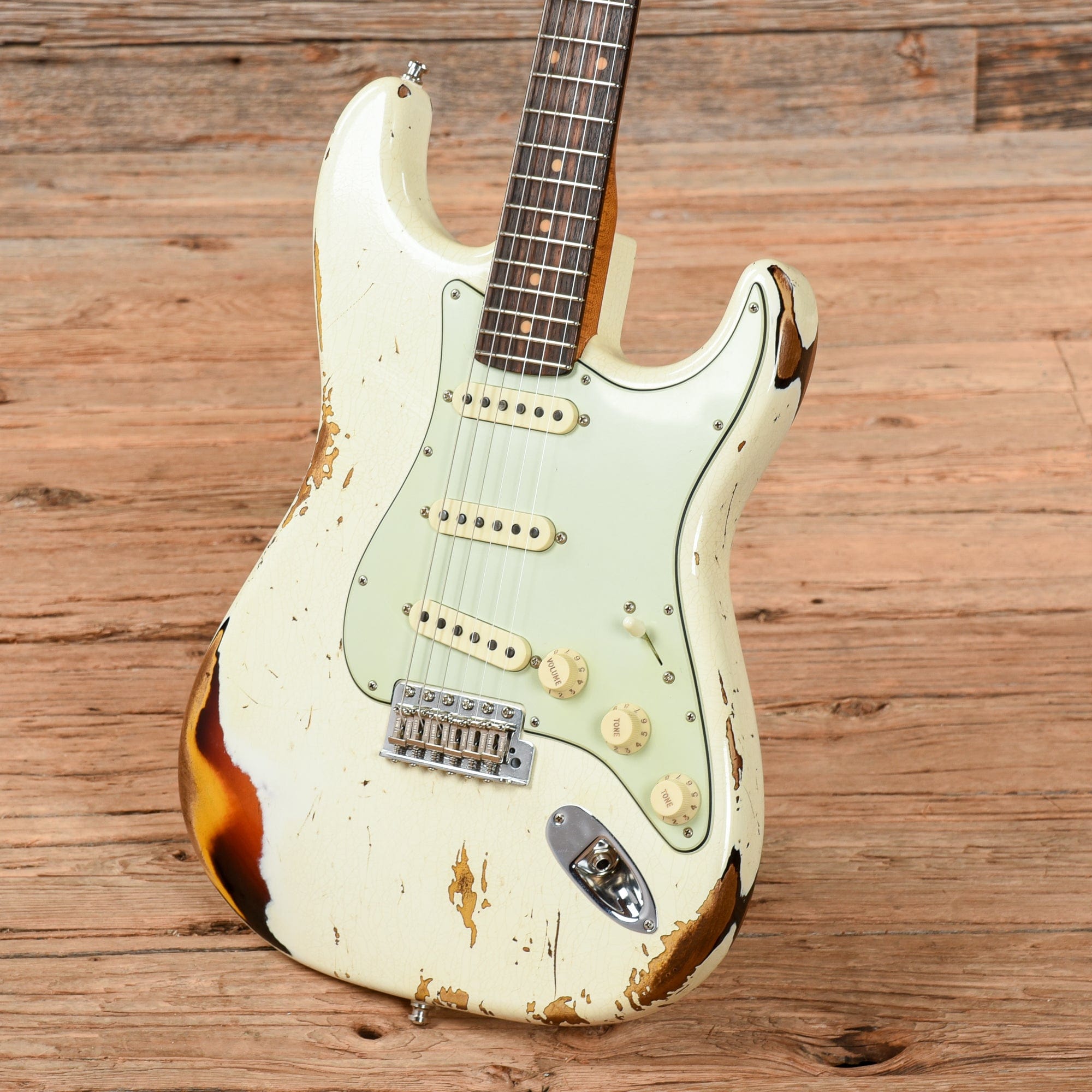 Fender Custom Shop Sweetwater Dealer Select Stratocaster Heavy Relic Olympic White Over Sunburst 2019 Electric Guitars / Solid Body