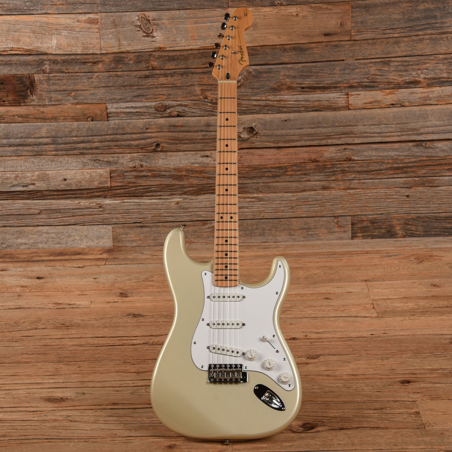 Fender Deluxe Powerhouse Stratocaster Blizzard Pearl 2005 Electric Guitars / Solid Body