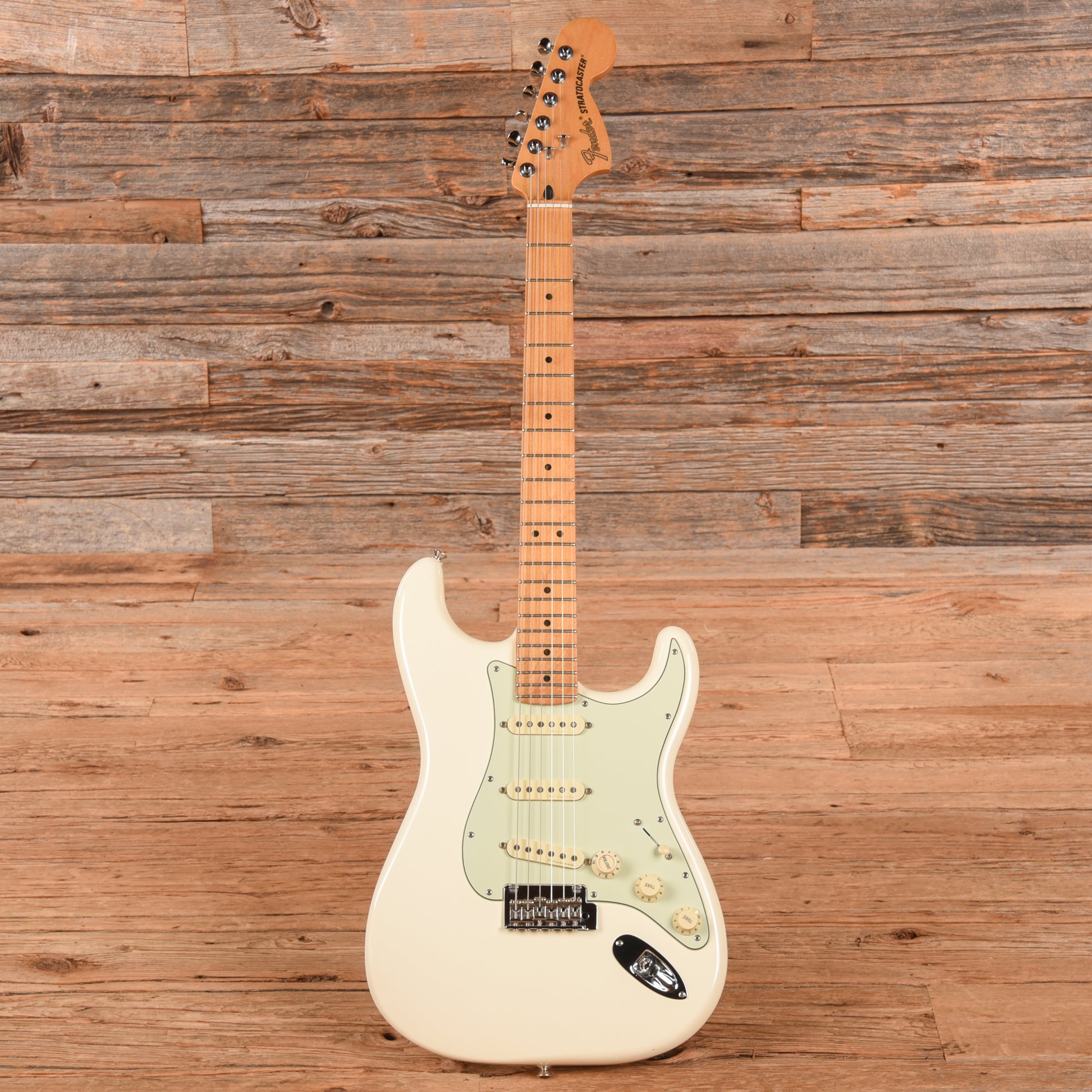 Fender Deluxe Roadhouse Stratocaster Vintage White 2018 Electric Guitars / Solid Body
