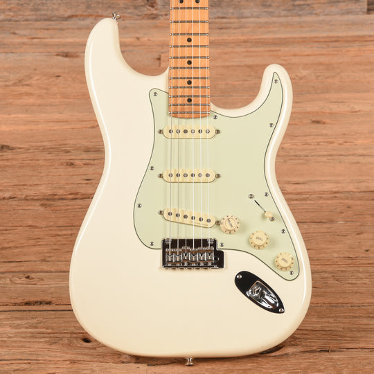 Fender Deluxe Roadhouse Stratocaster Vintage White 2018 Electric Guitars / Solid Body
