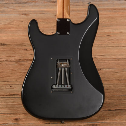Fender Deluxe Stratocaster Flat Black 2002 Electric Guitars / Solid Body