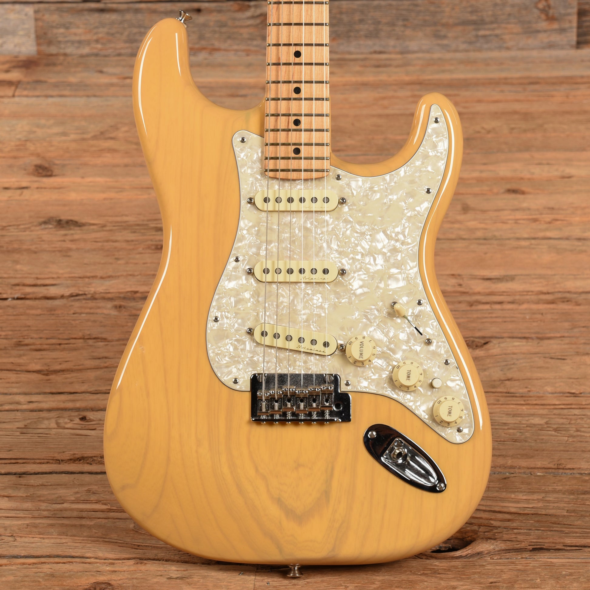 Fender Deluxe Stratocaster Vintage Blonde 2016 Electric Guitars / Solid Body