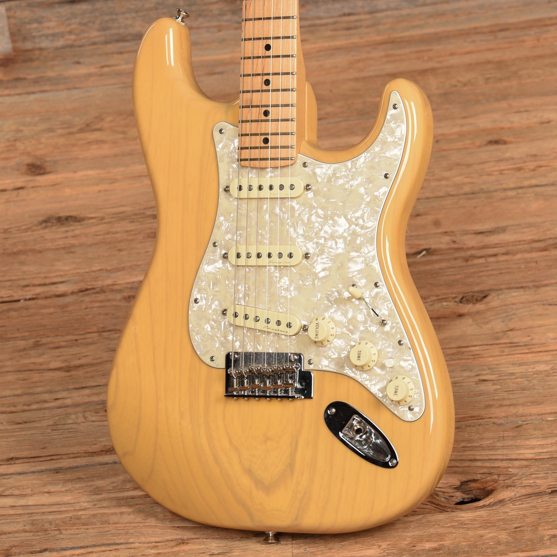 Fender Deluxe Stratocaster Vintage Blonde 2016 Electric Guitars / Solid Body