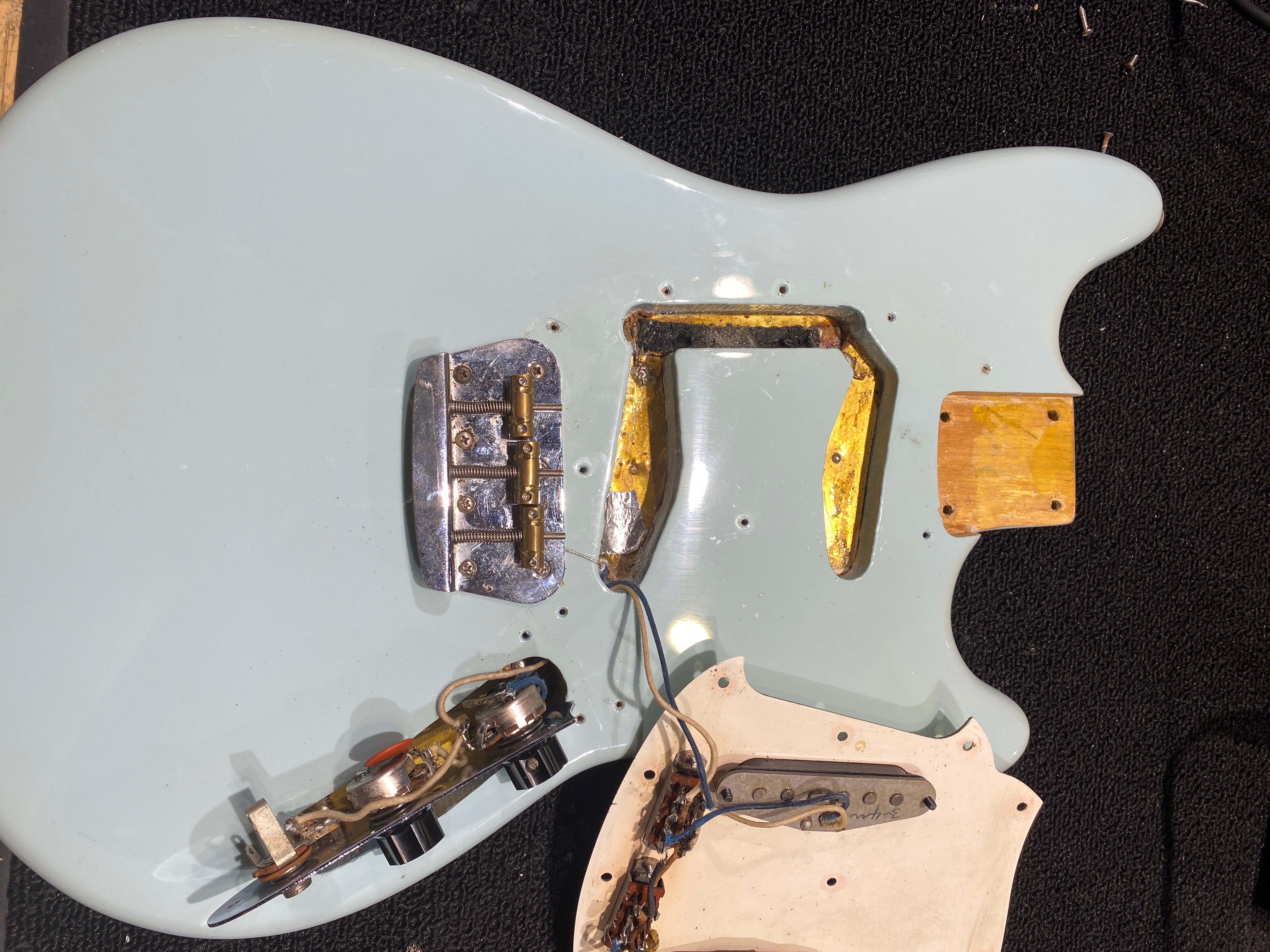 Fender Duo-Sonic II Sonic Blue Refin 1965 Electric Guitars / Solid Body