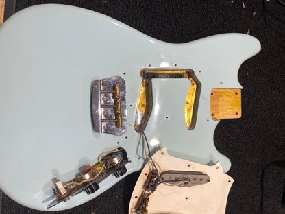 Fender Duo-Sonic II Sonic Blue Refin 1965 Electric Guitars / Solid Body