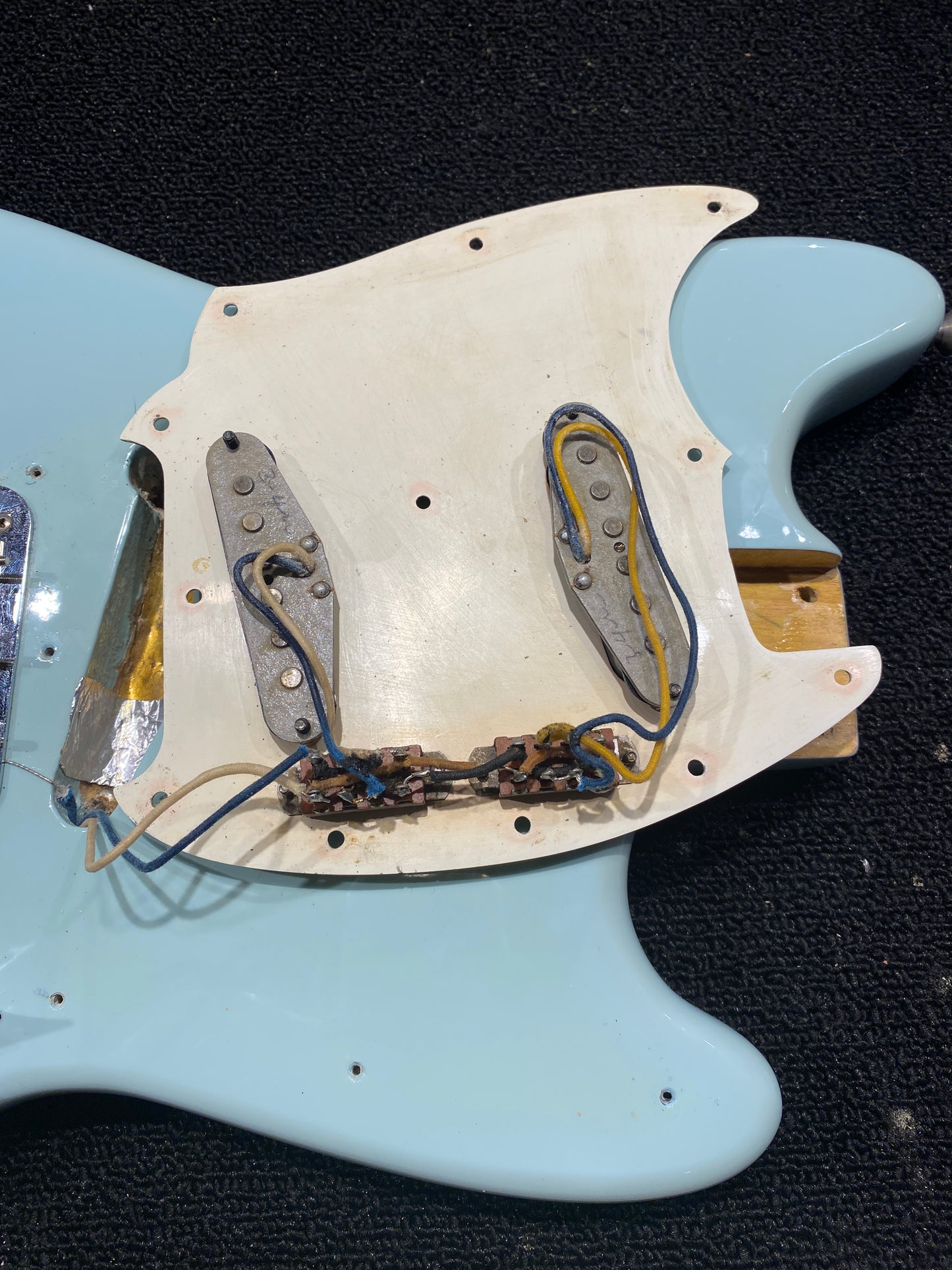 Fender Duo-Sonic II Sonic Blue Refin 1965 Electric Guitars / Solid Body