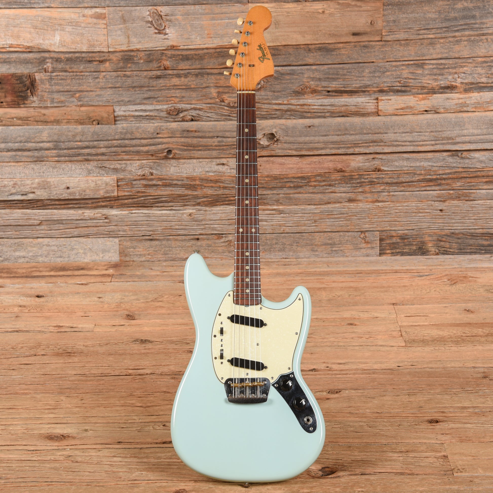 Fender Duo-Sonic II Sonic Blue Refin 1965 Electric Guitars / Solid Body