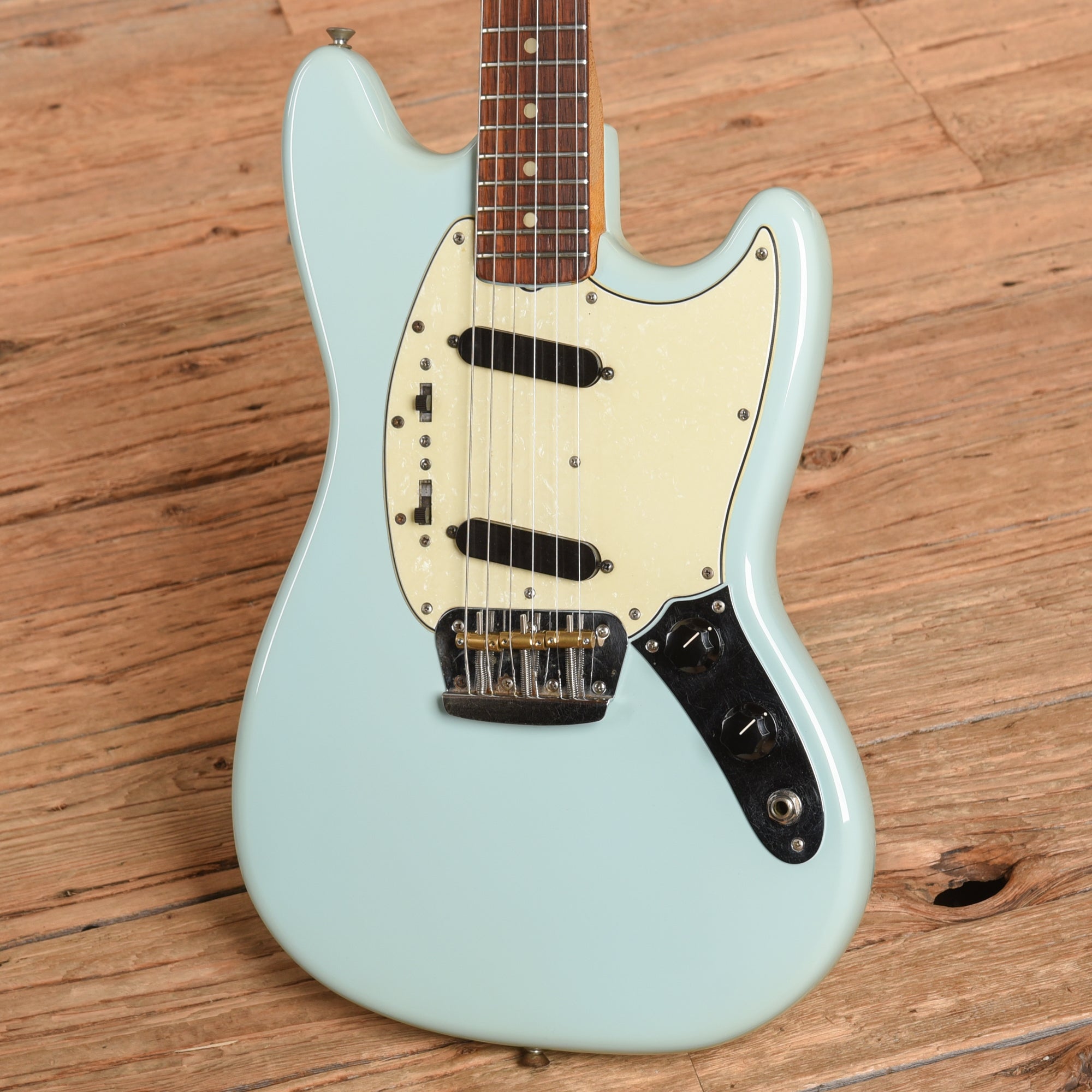 Fender Duo-Sonic II Sonic Blue Refin 1965 – Chicago Music Exchange